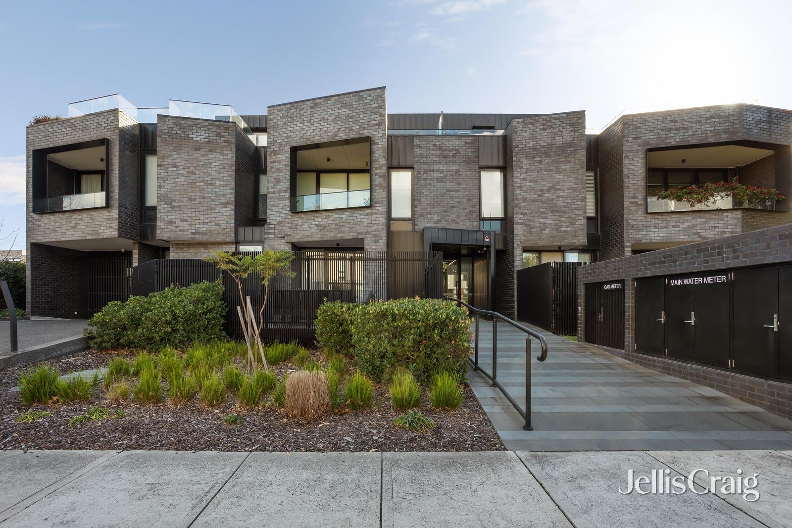 6/31 Prince Edward Avenue, Mckinnon image 1