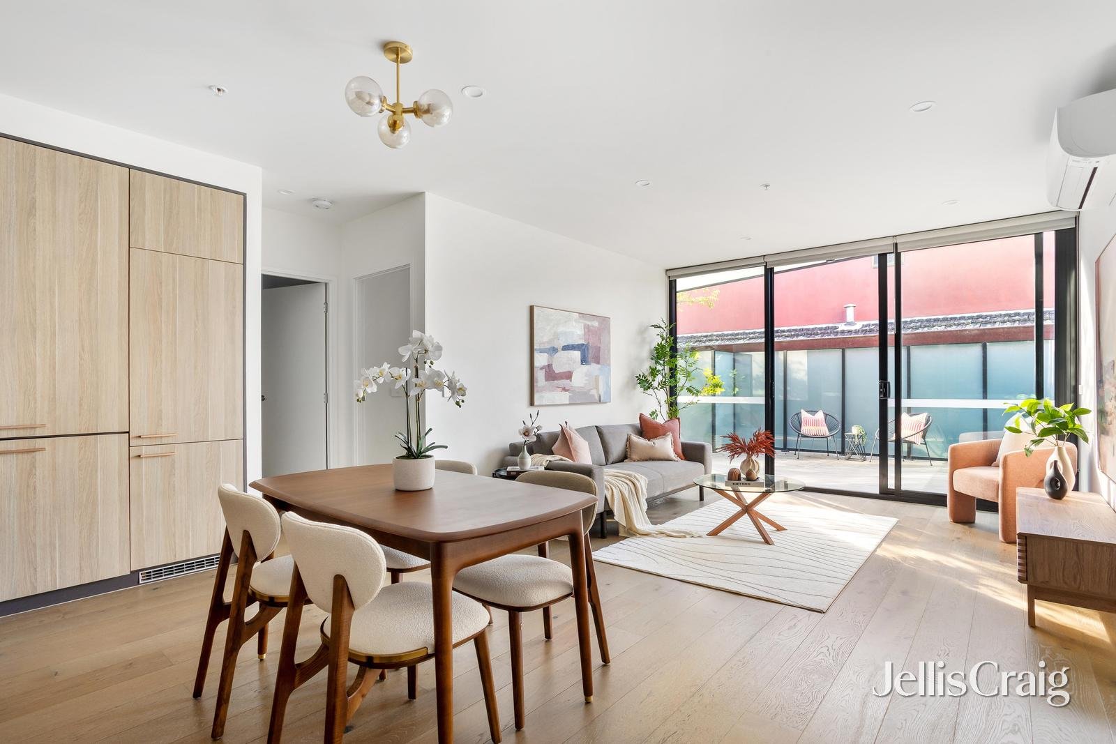 6/31 Prince Edward Avenue, Mckinnon image 2