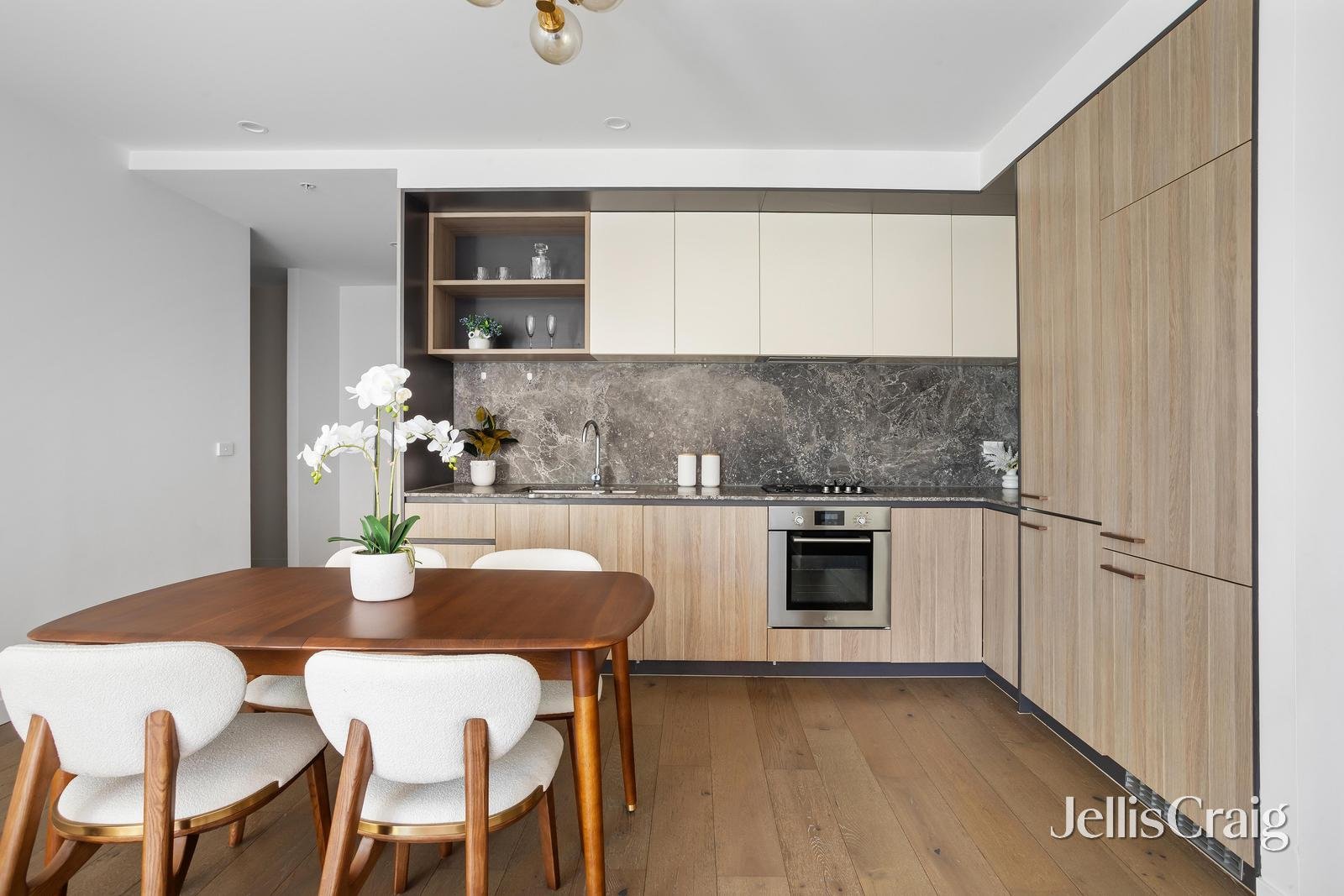 6/31 Prince Edward Avenue, Mckinnon image 3