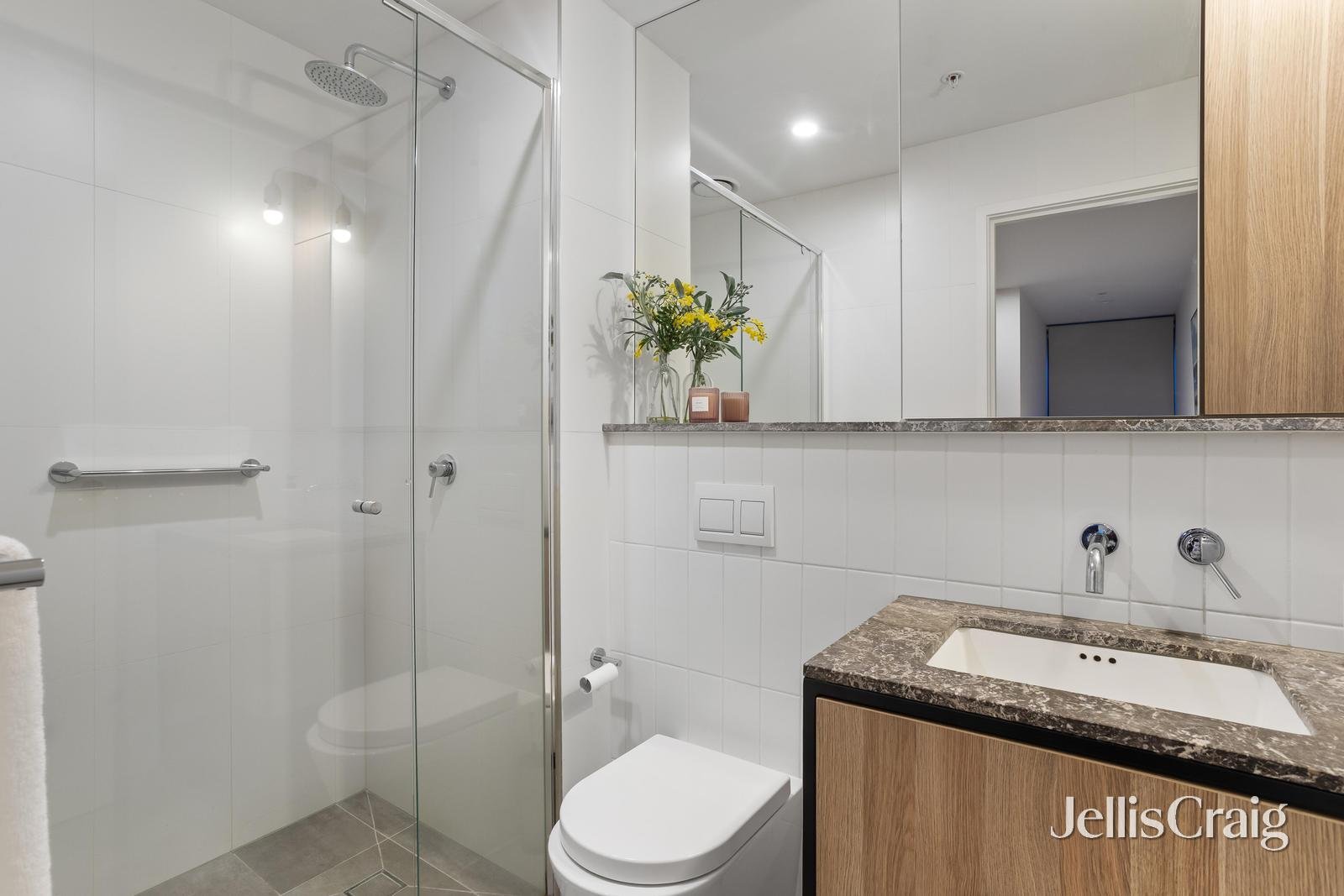 6/31 Prince Edward Avenue, Mckinnon image 9
