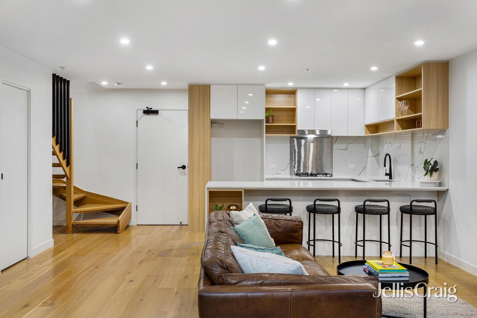 6/31 Pryor Street, Eltham image 3
