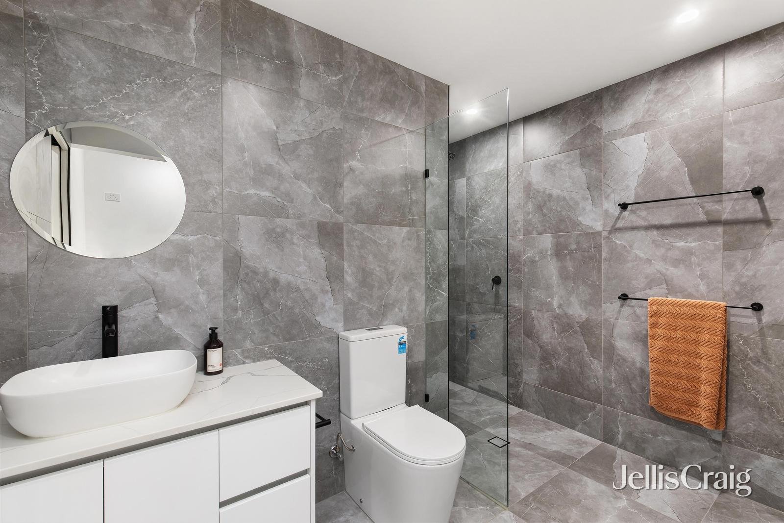 6/31 Pryor Street, Eltham image 8
