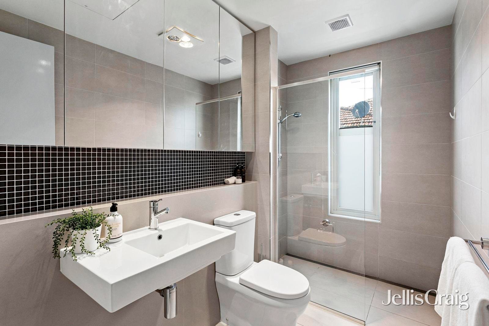6/32 Bay Street, Brighton image 7