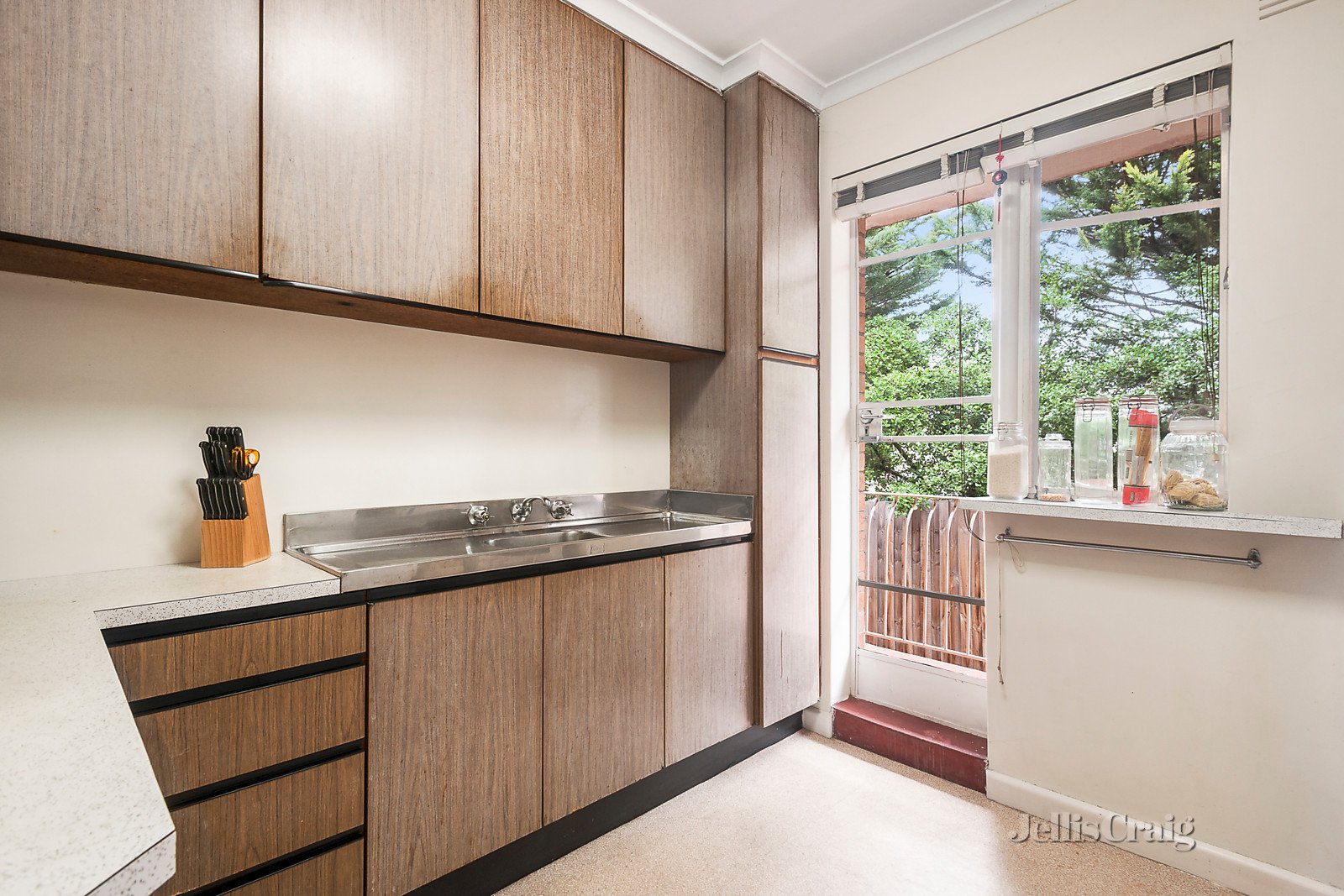 6/33 Carmichael Street, Ivanhoe East image 2