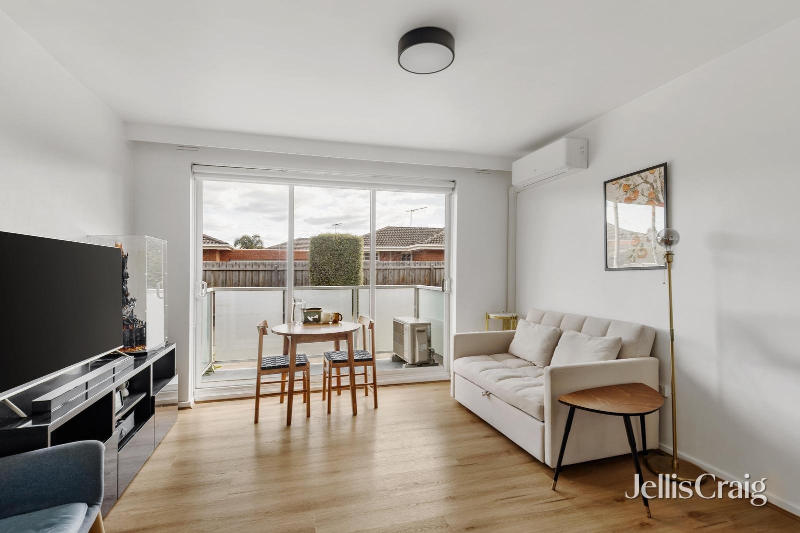 6/33 Coorigil Road, Carnegie image 2