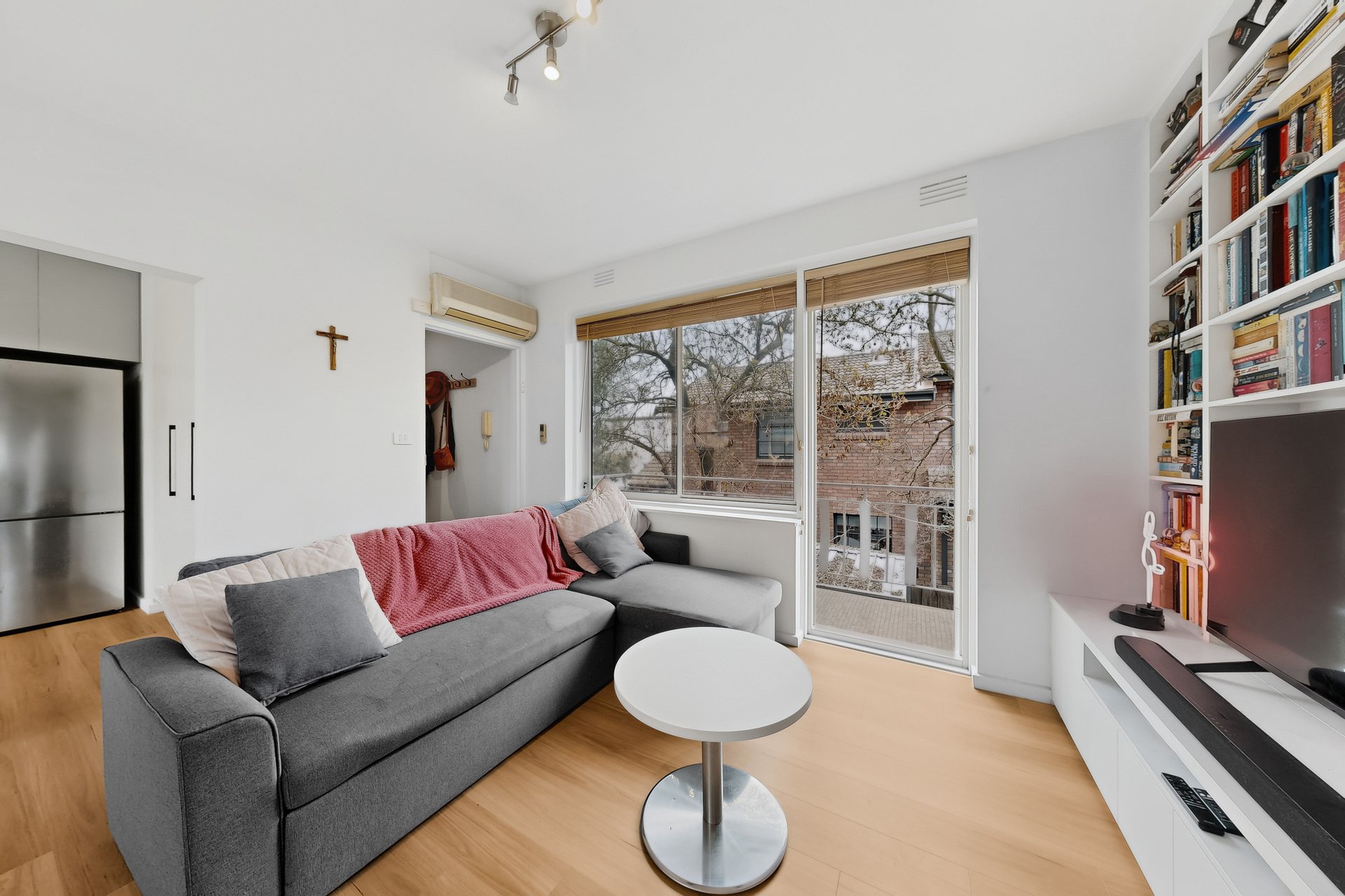 6/33 Elphin Grove, Hawthorn image 4