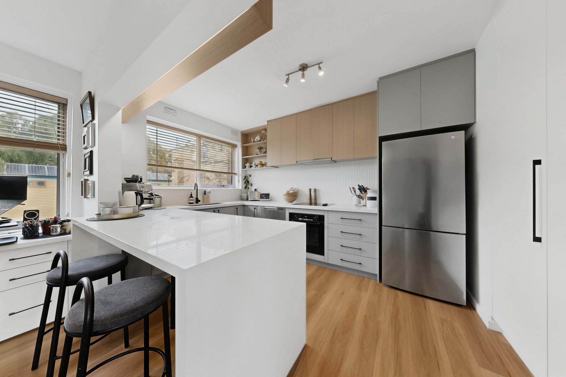 6/33 Elphin Grove, Hawthorn image 6
