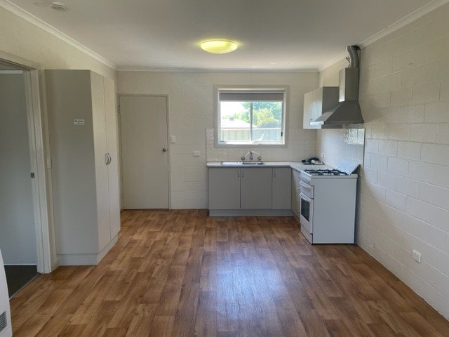 Property Gallery Thumbnail 3