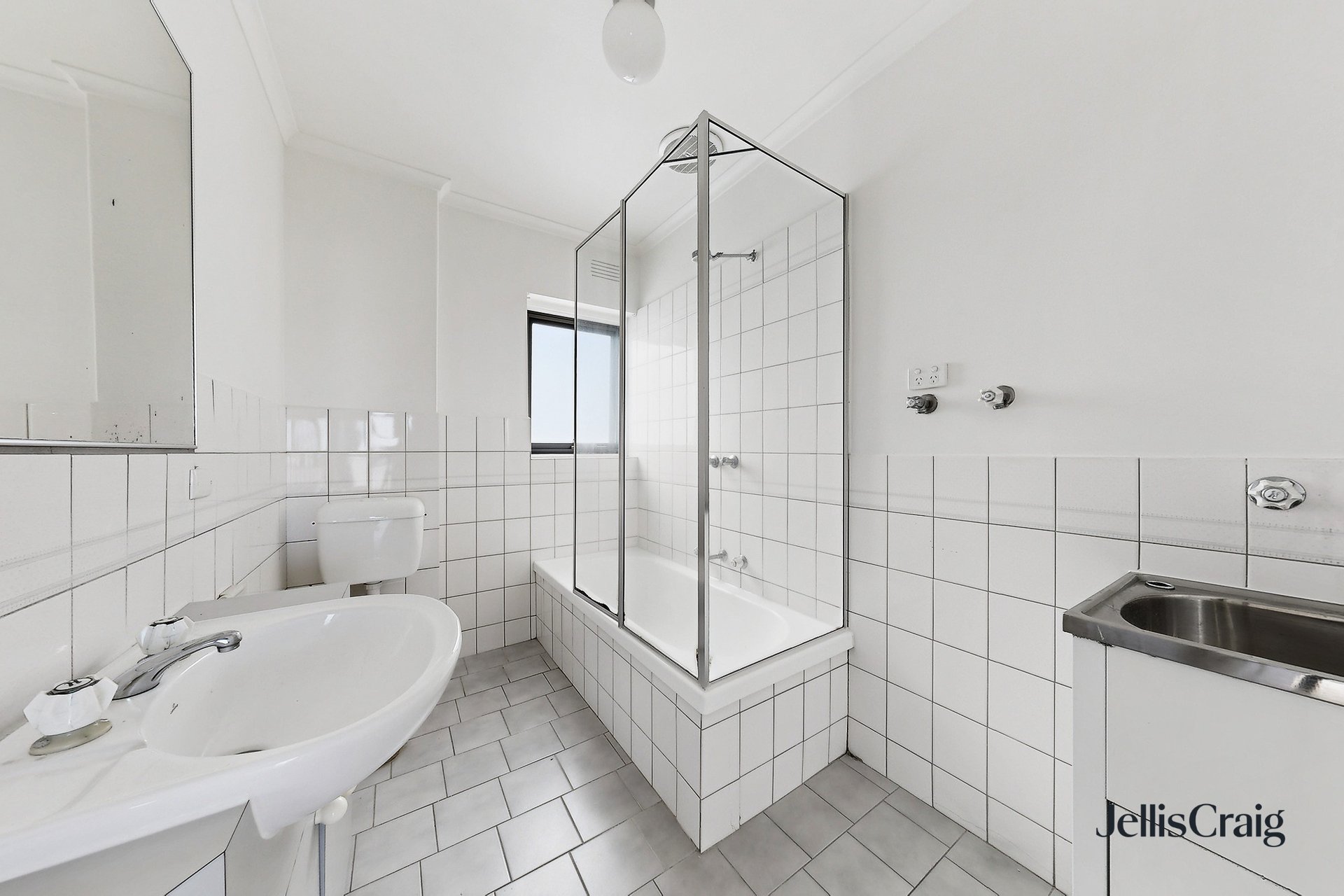 6/35 Pine Avenue, Elwood image 9