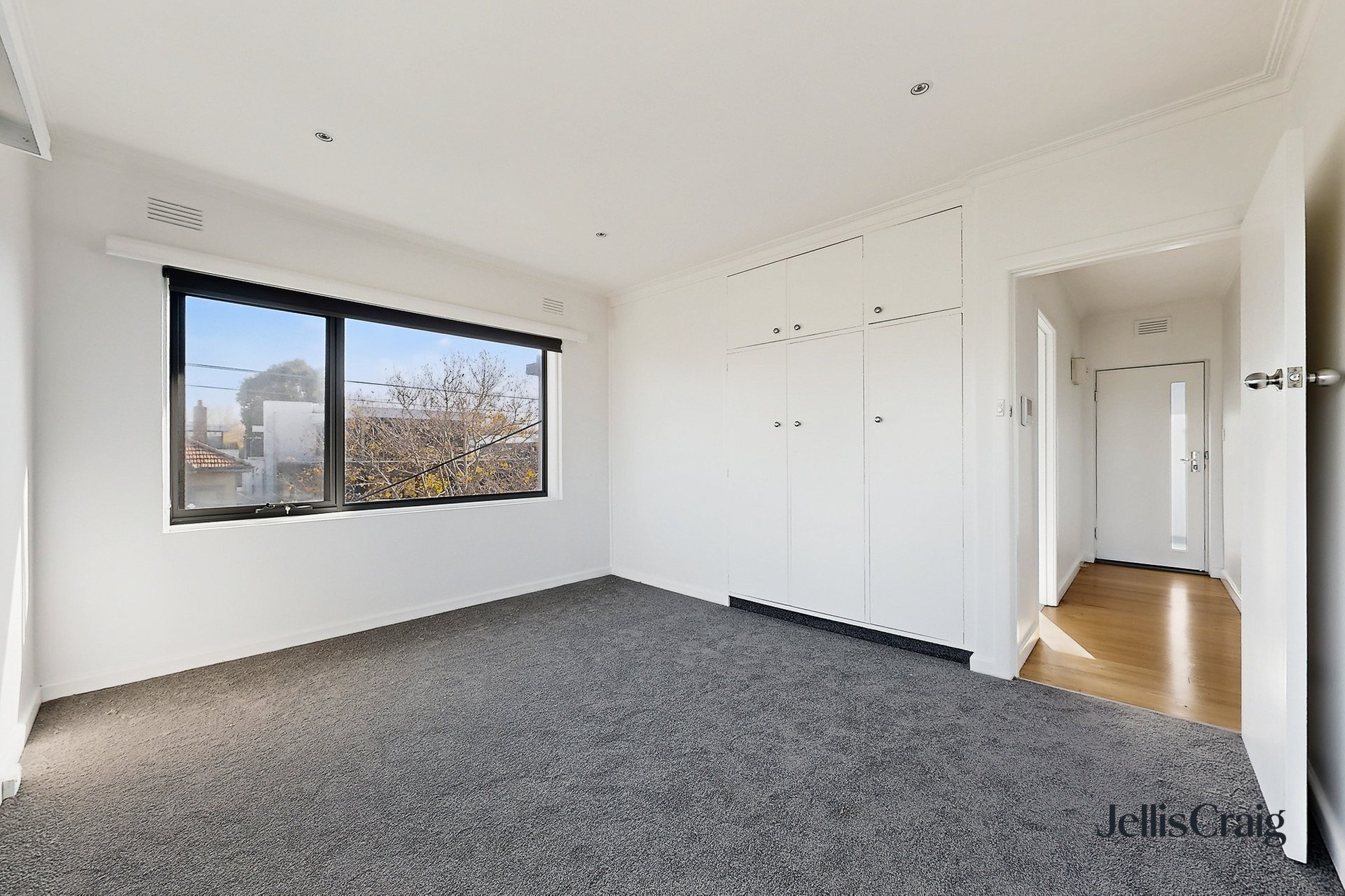 6/35 Pine Avenue, Elwood image 10