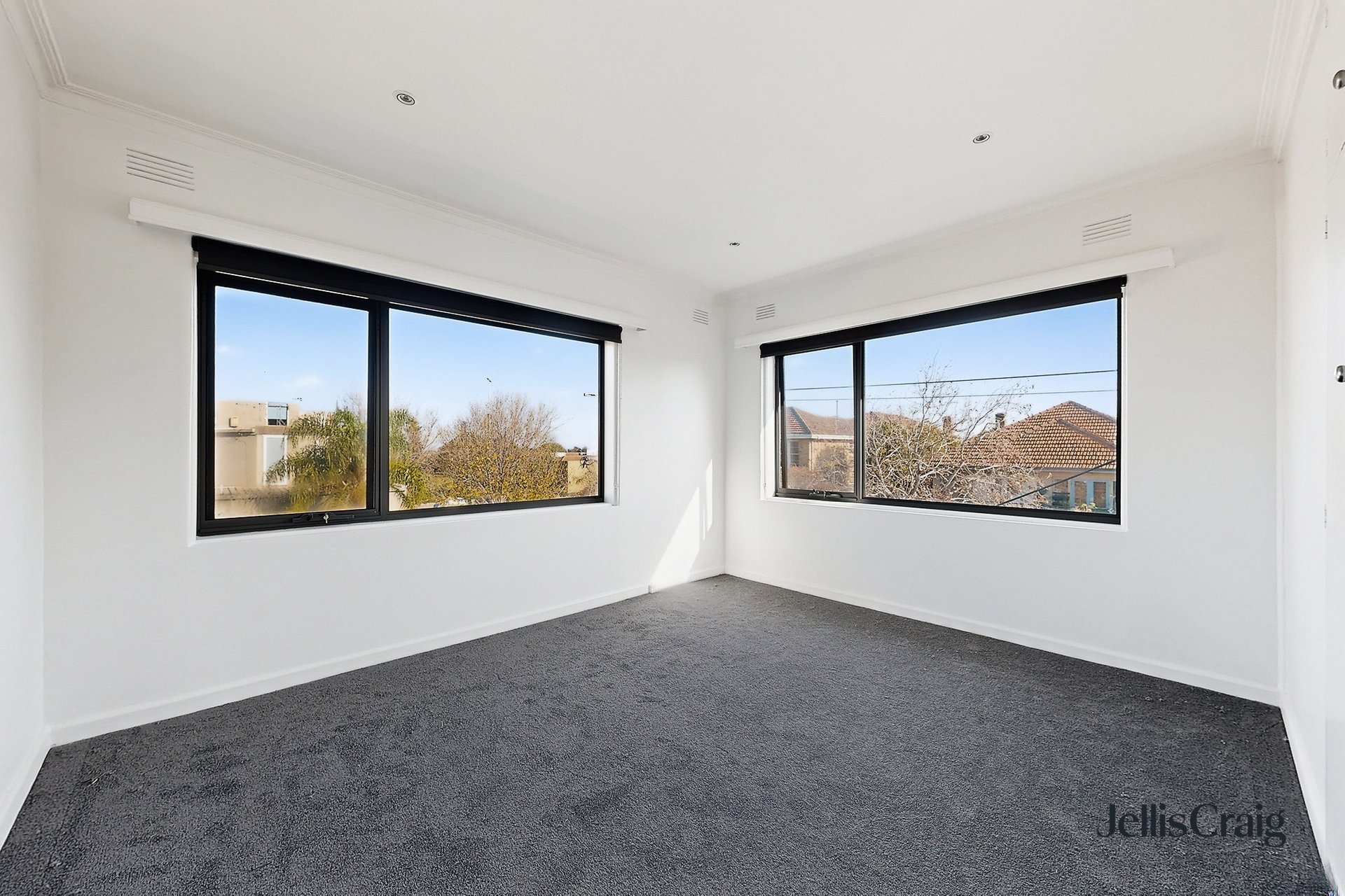 6/35 Pine Avenue, Elwood image 12