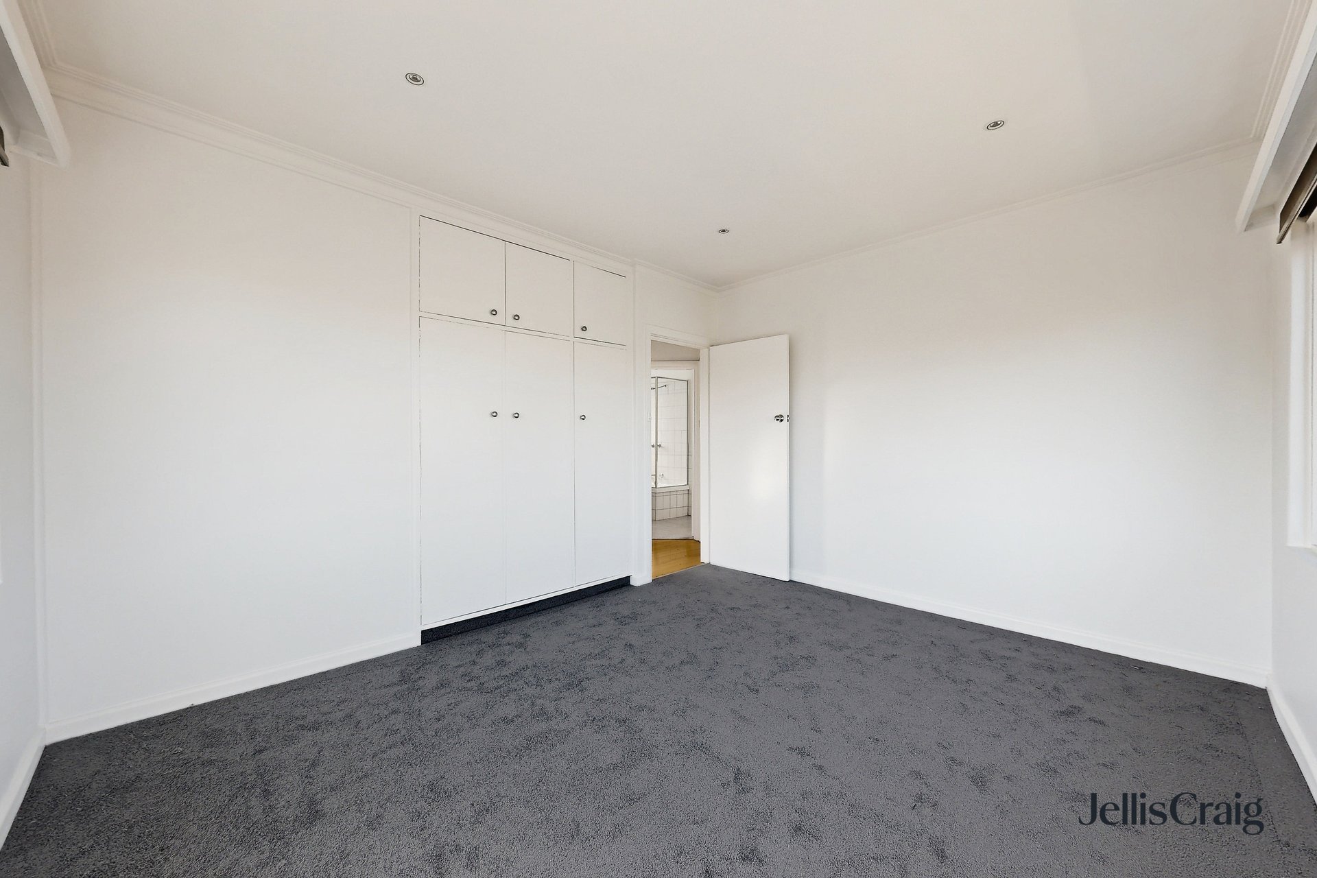 6/35 Pine Avenue, Elwood image 14