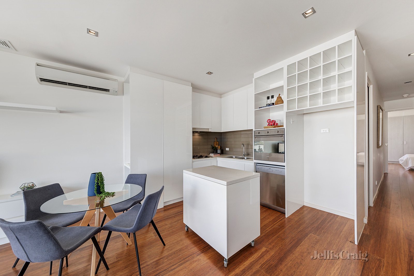 6/35 Willis Street, Hampton image 2