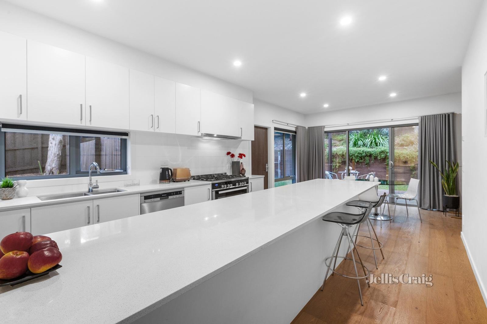 6/36 Alexandra Street, Greensborough image 2