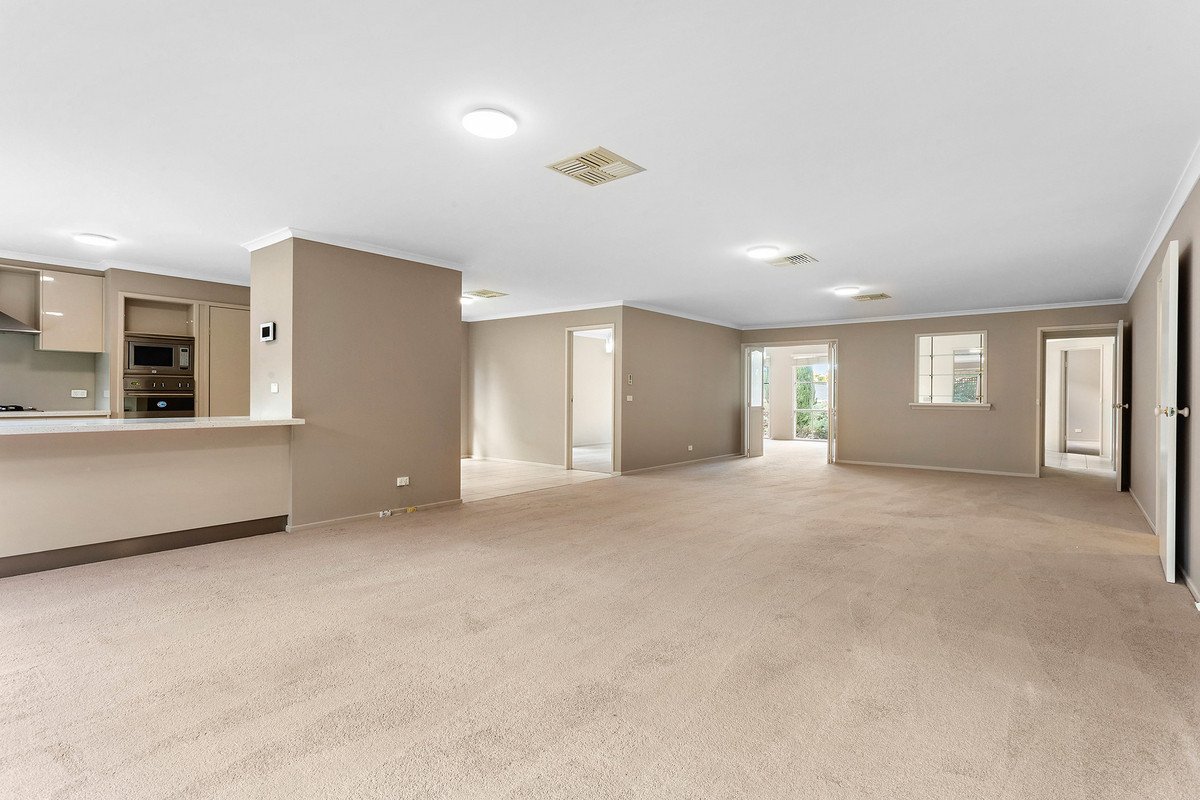 637 Highbury Road, Burwood East image 5