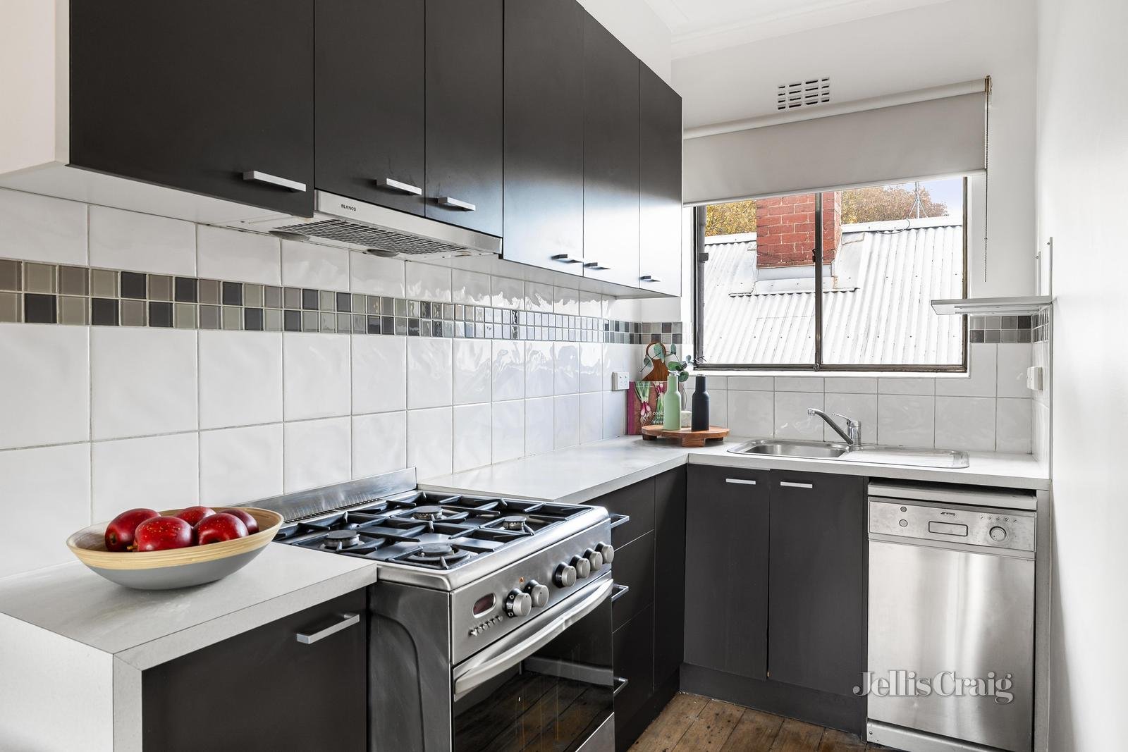 6/37 Ruskin Street, Elwood image 3