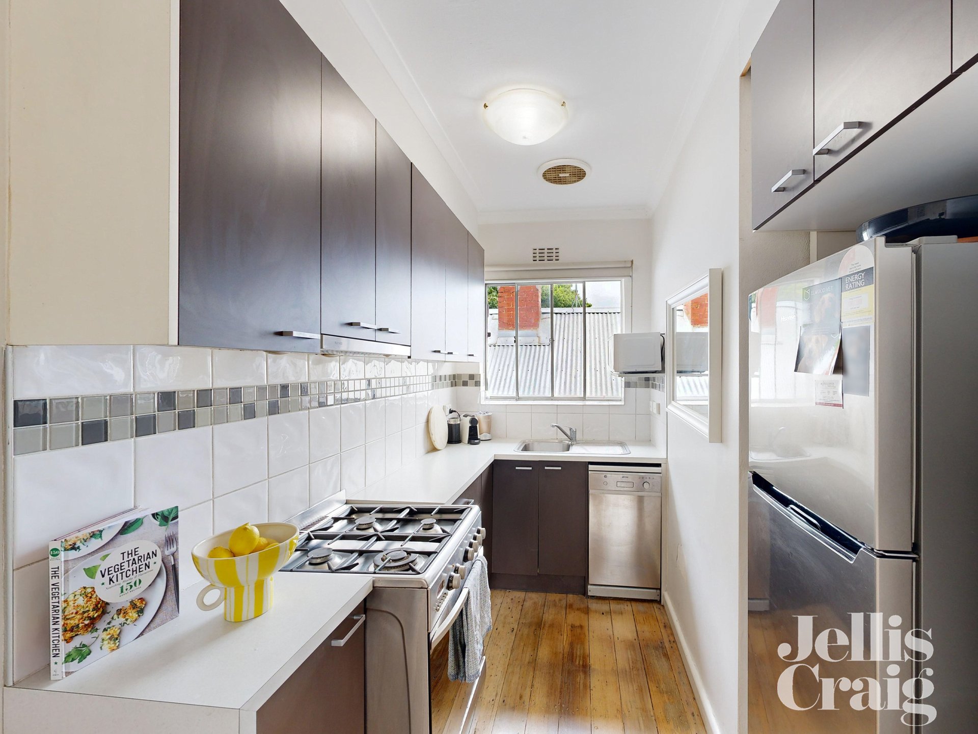 6/37 Ruskin Street, Elwood image 3