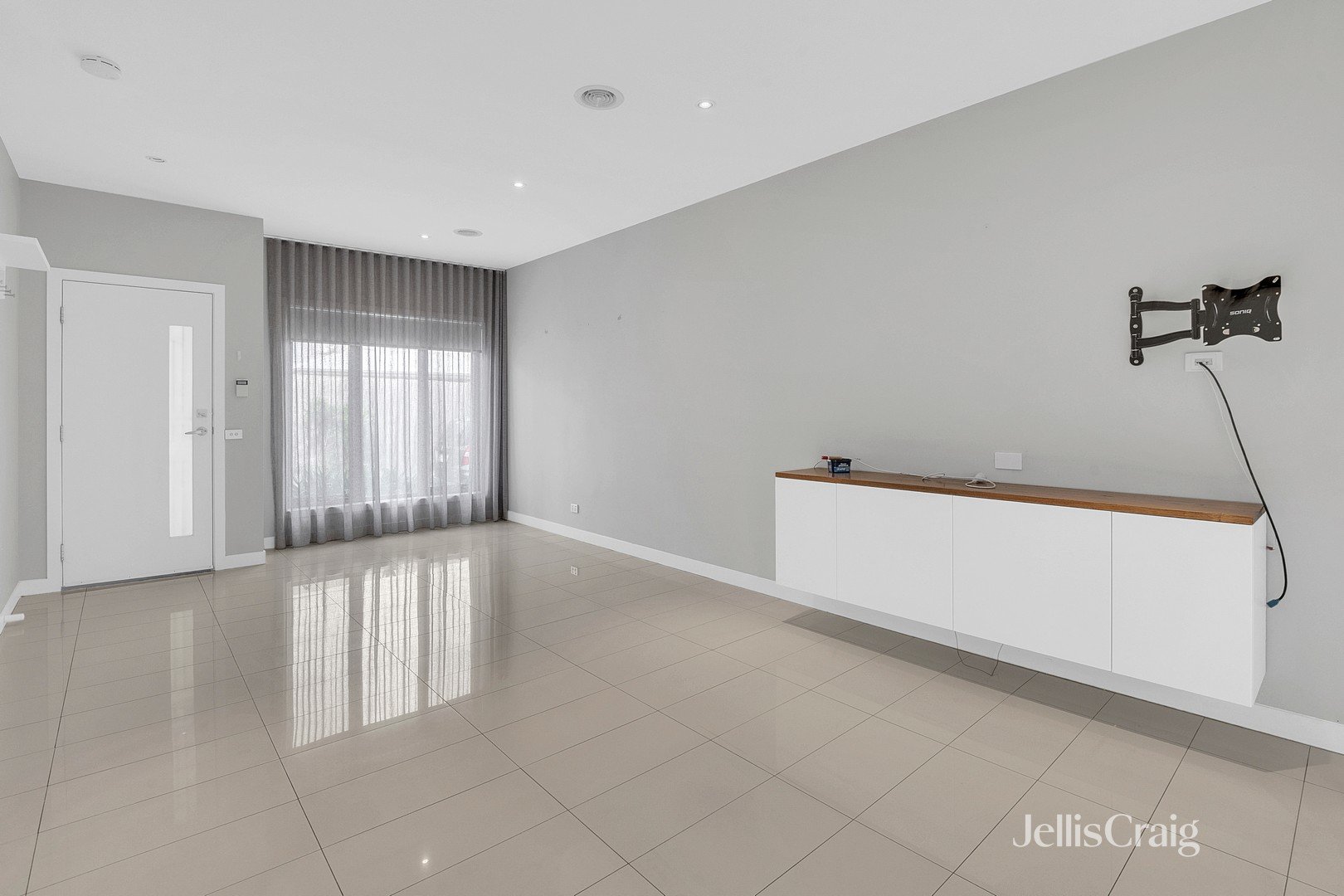 6/37 Wren Street, Altona image 3