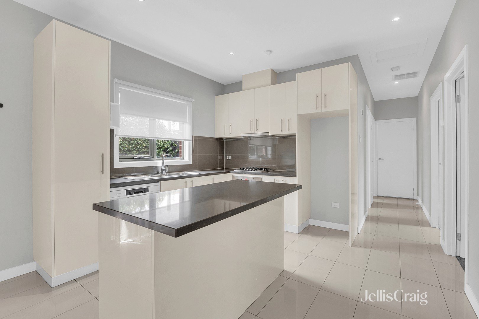 6/37 Wren Street, Altona image 5