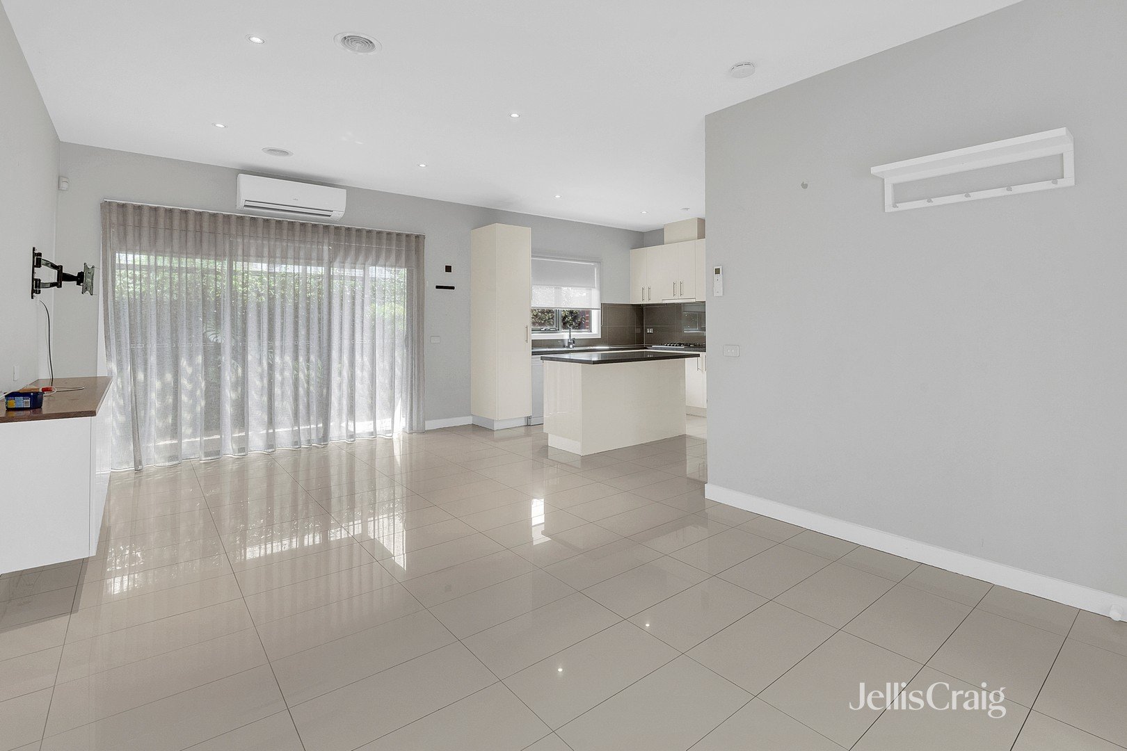 6/37 Wren Street, Altona image 3