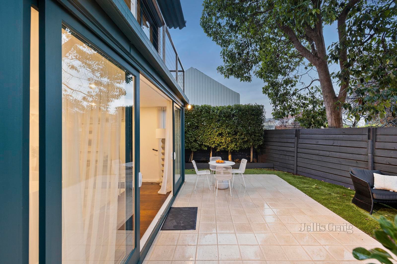 6/37a Canterbury Road, Toorak image 2