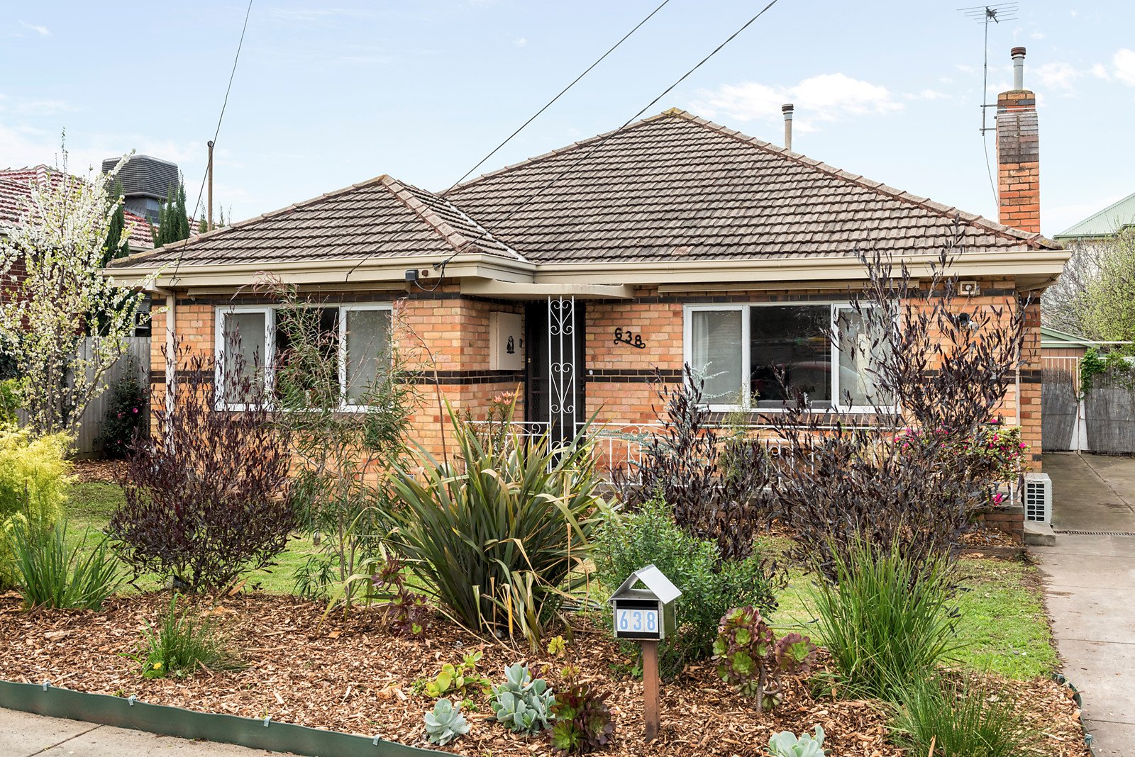 2 439 Gilbert Road