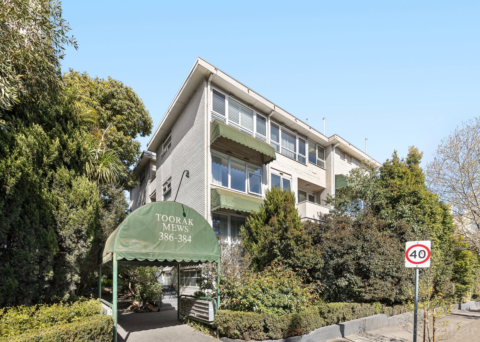 Property Gallery Thumbnail 9