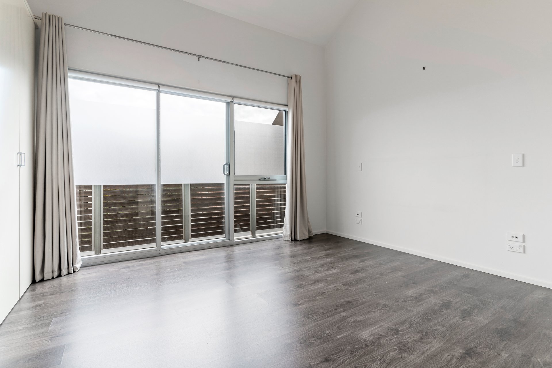 Property Gallery Thumbnail 8