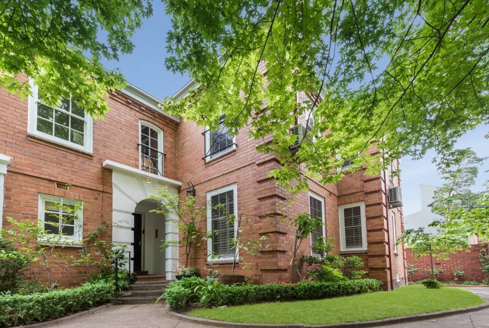 Property Gallery - Main Image