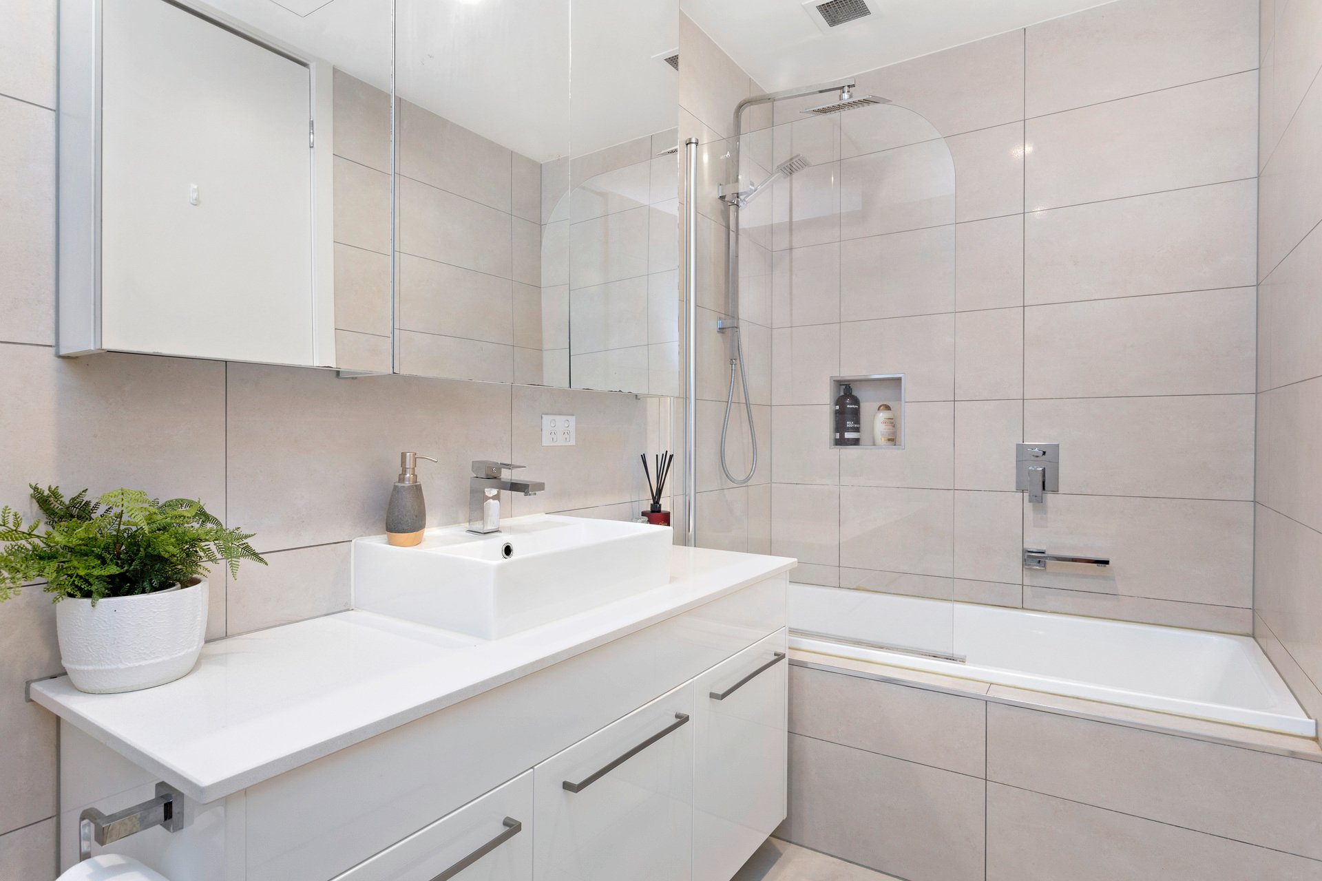 Property Gallery Thumbnail 8