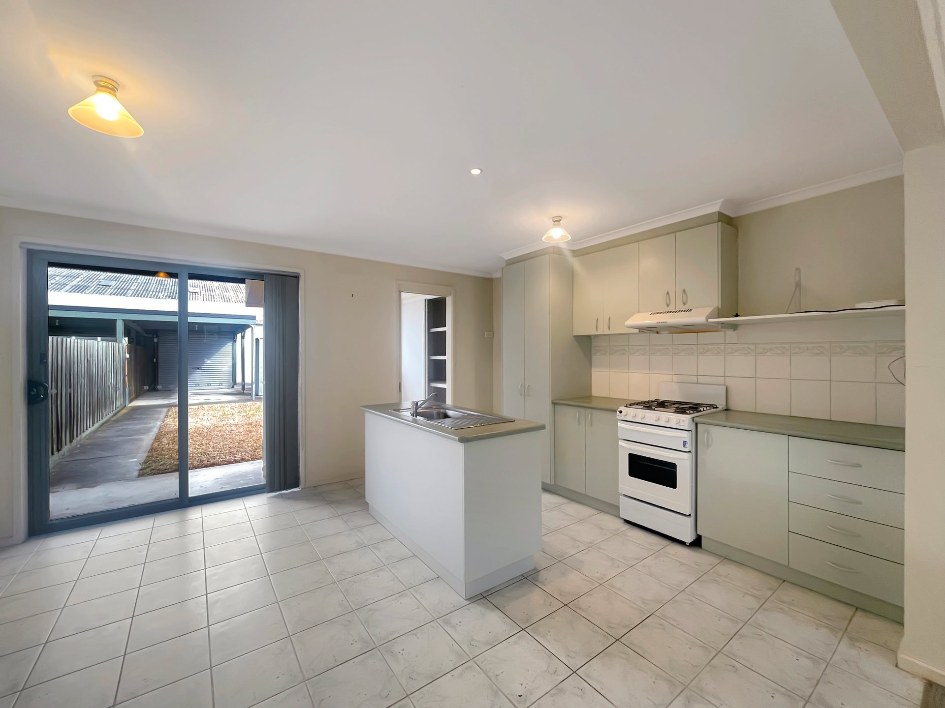 6/4-10 Benson Street, Geelong image 2