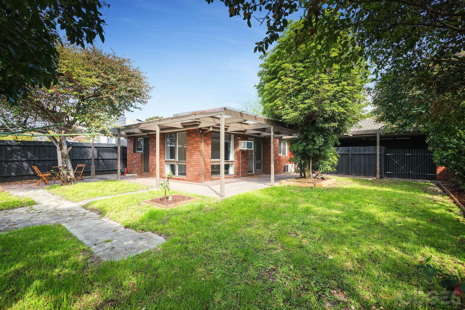 64 Albenca Street Mentone