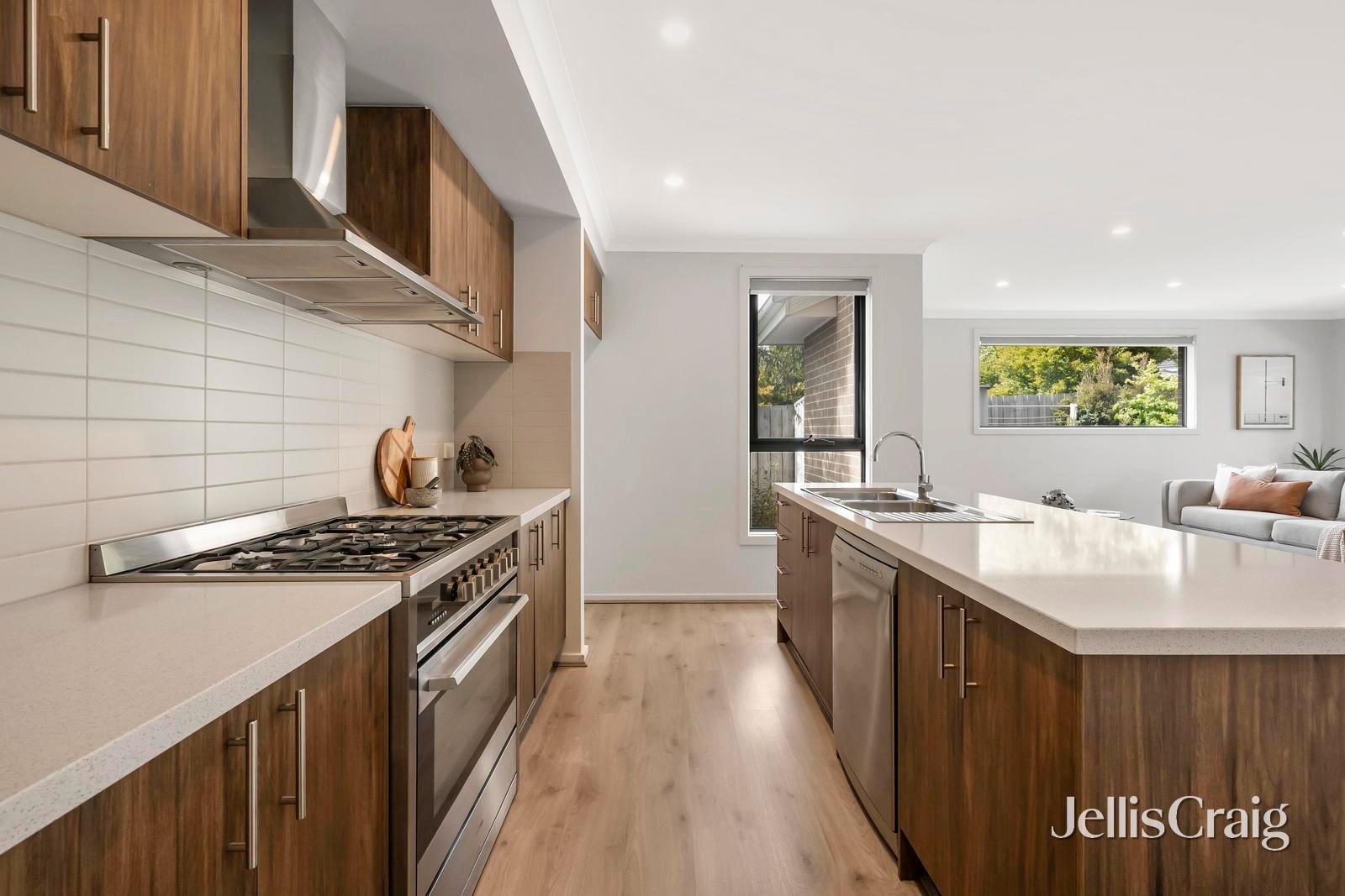 6/4 Arthur Place, Croydon image 3