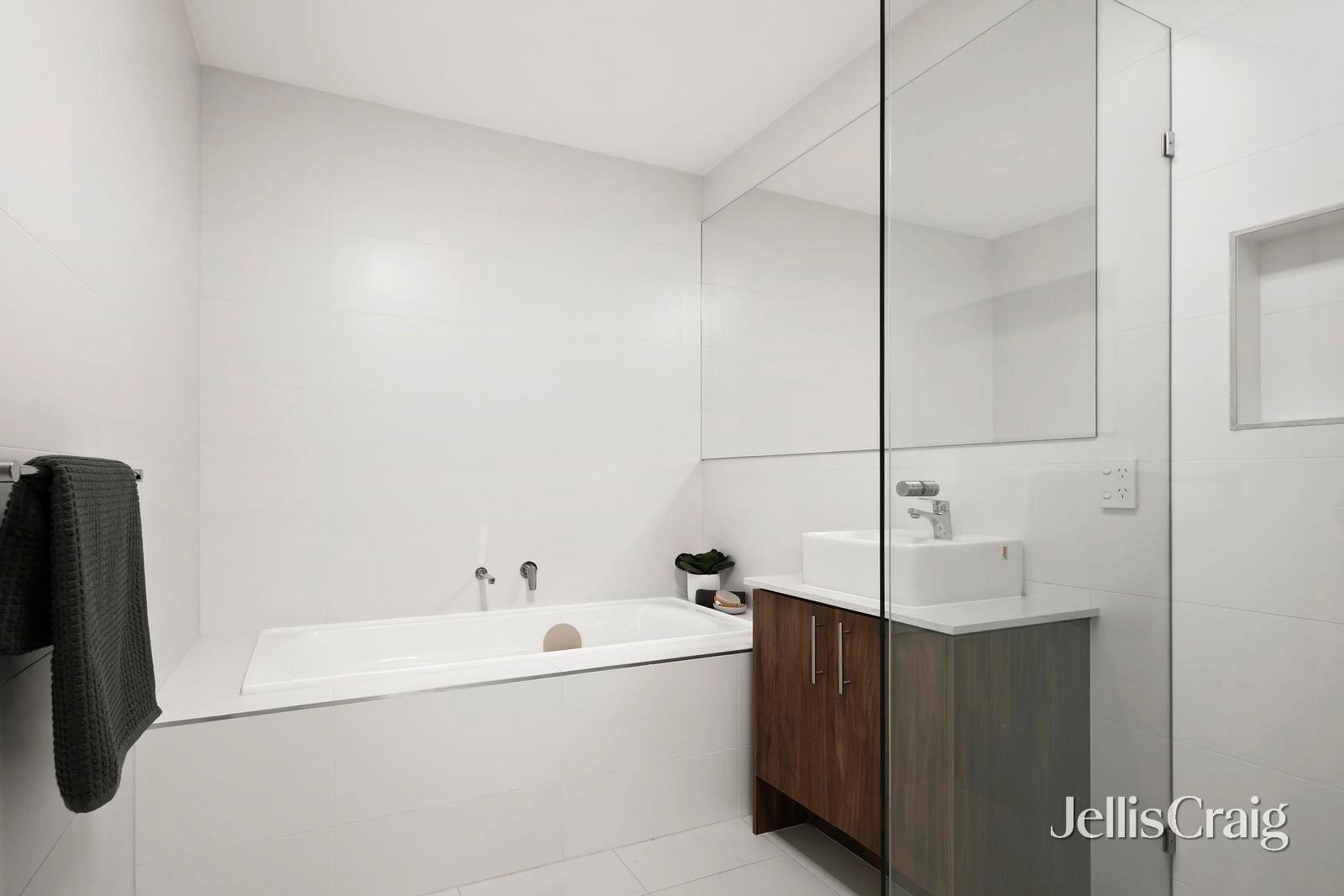 6/4 Arthur Place, Croydon image 11