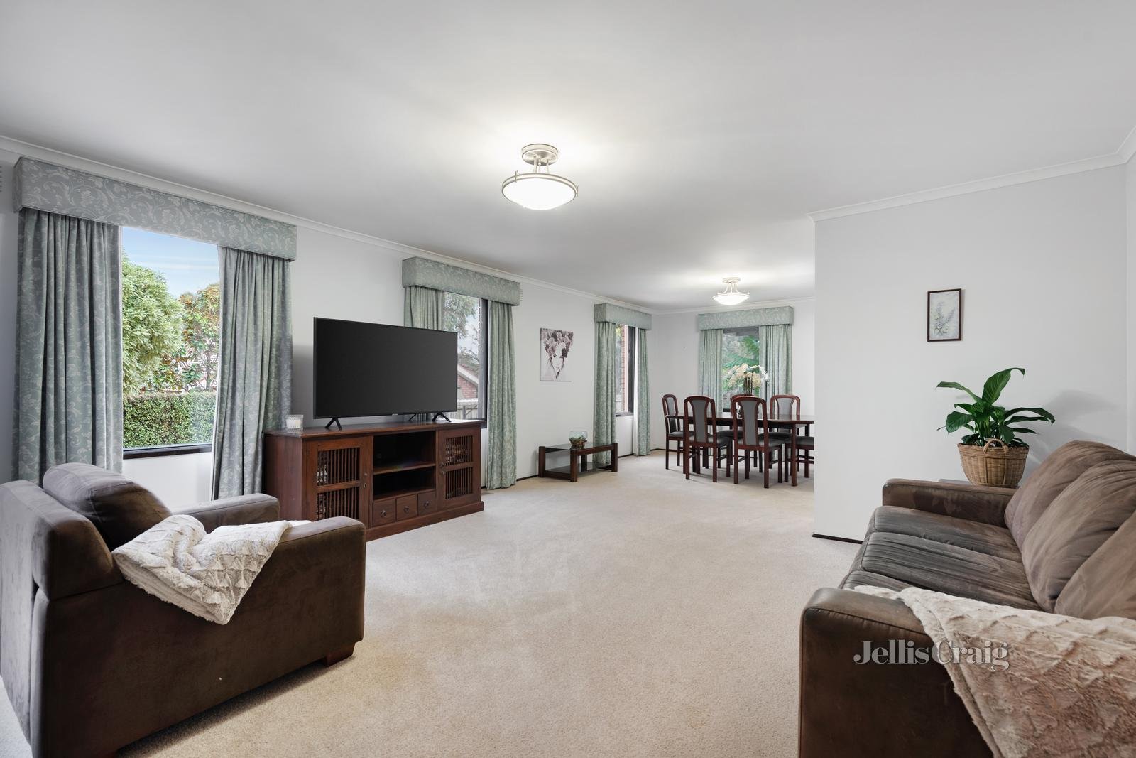 64 Atheldene Drive, Glen Waverley image 2