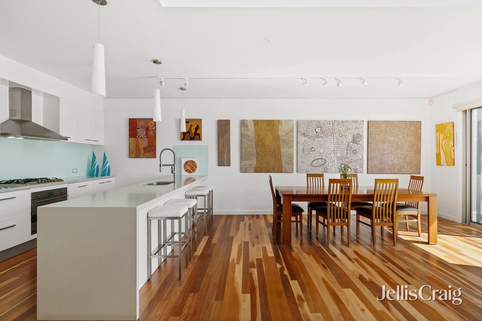 6/4 Beach Road, Beaumaris image 2