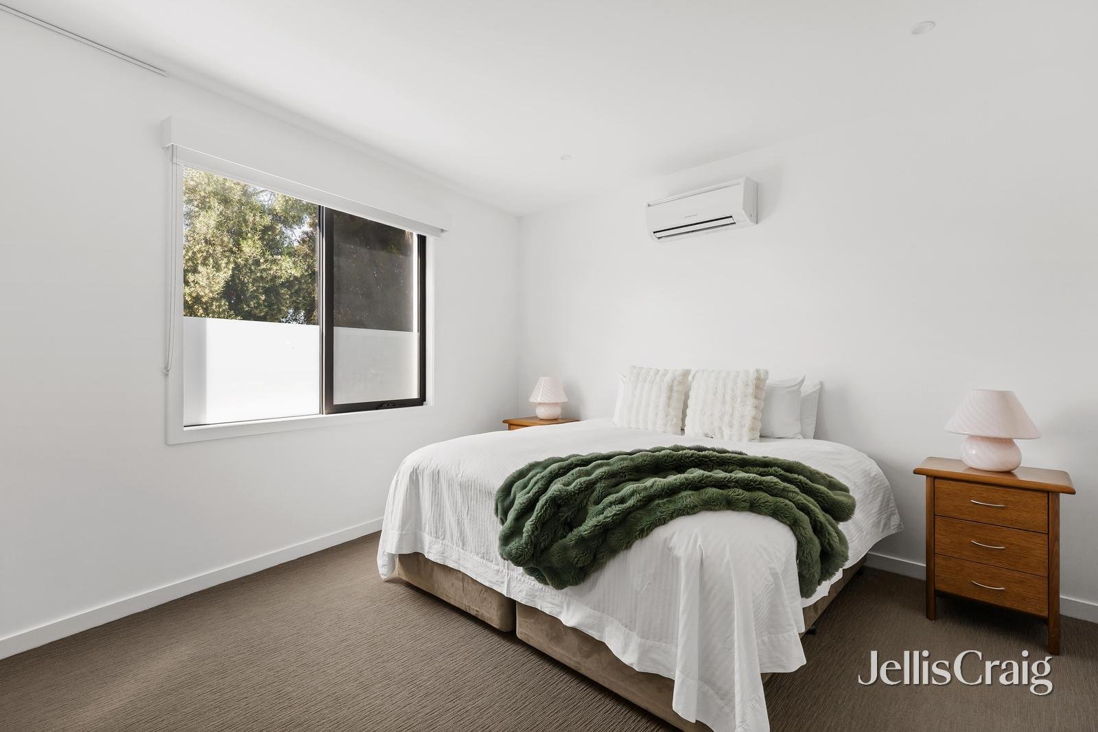 6/4 Beach Road, Beaumaris image 9