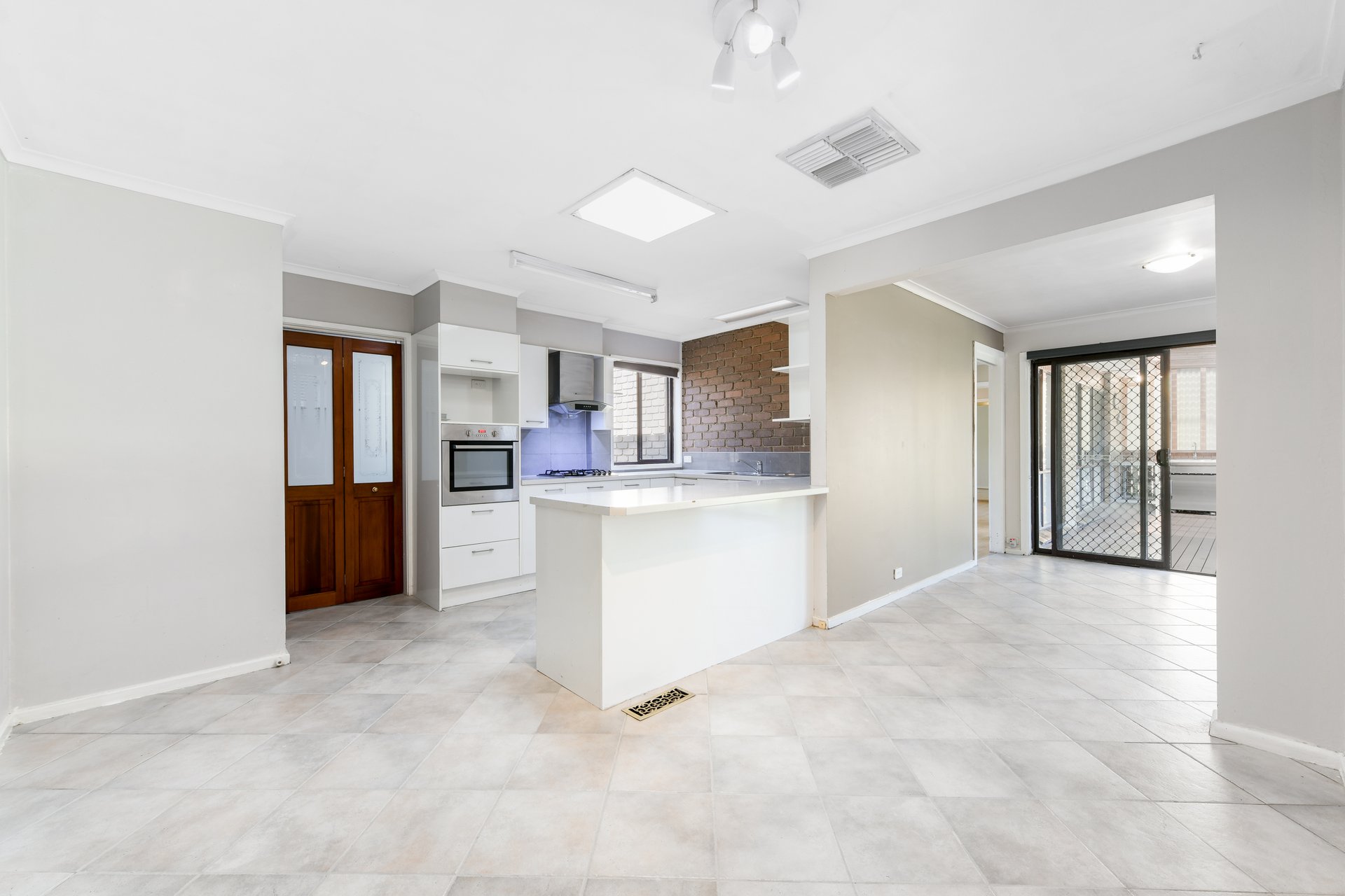 64 Bertrand Avenue, Mulgrave image 2