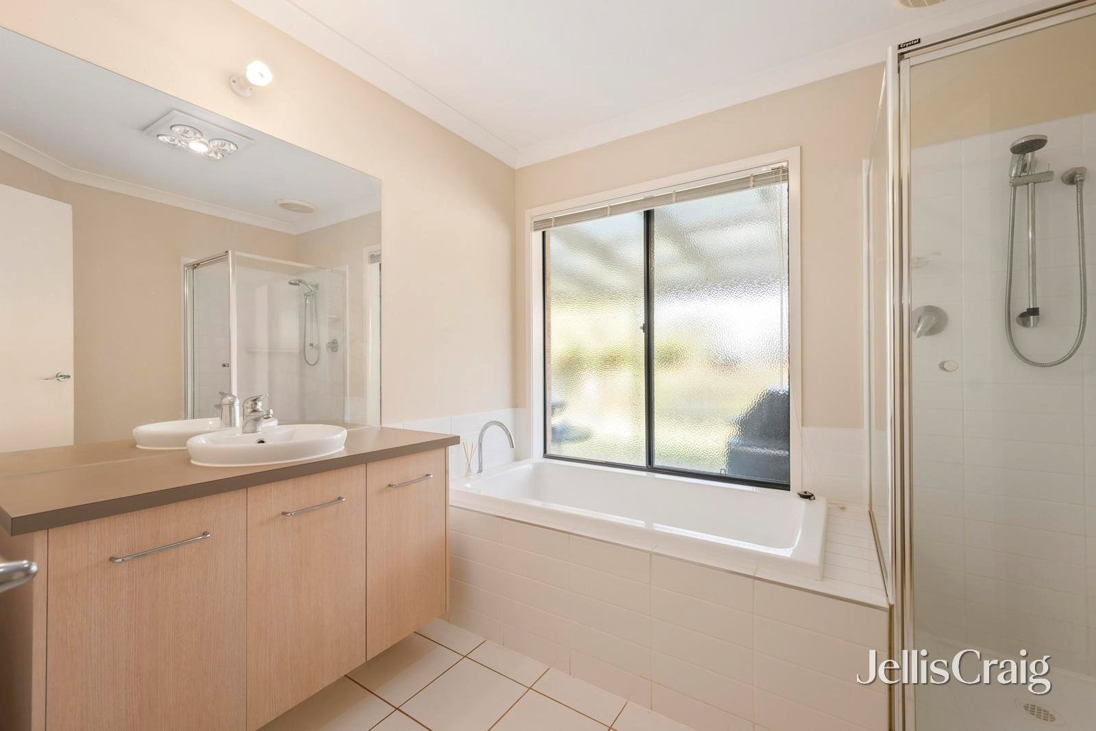 64 Blue Ridge Drive, Mooroolbark image 8