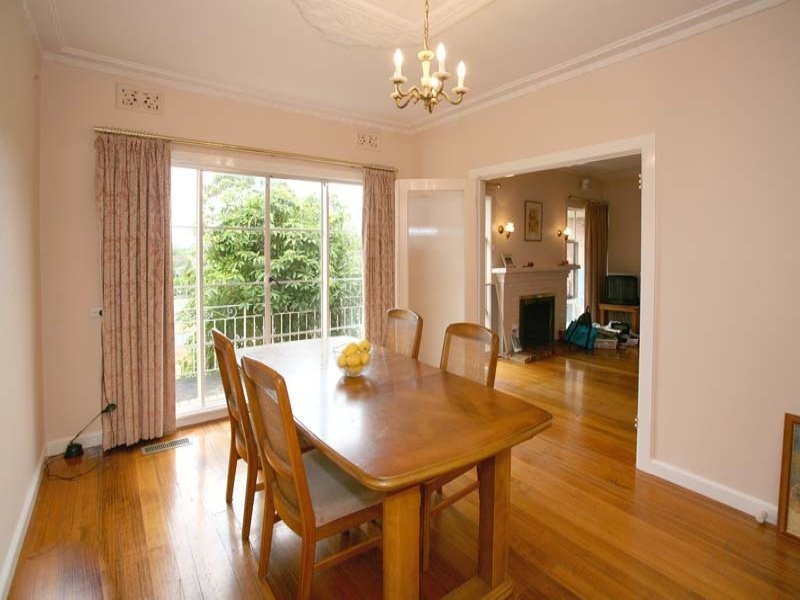 64 Broughton Road, Surrey Hills image 4