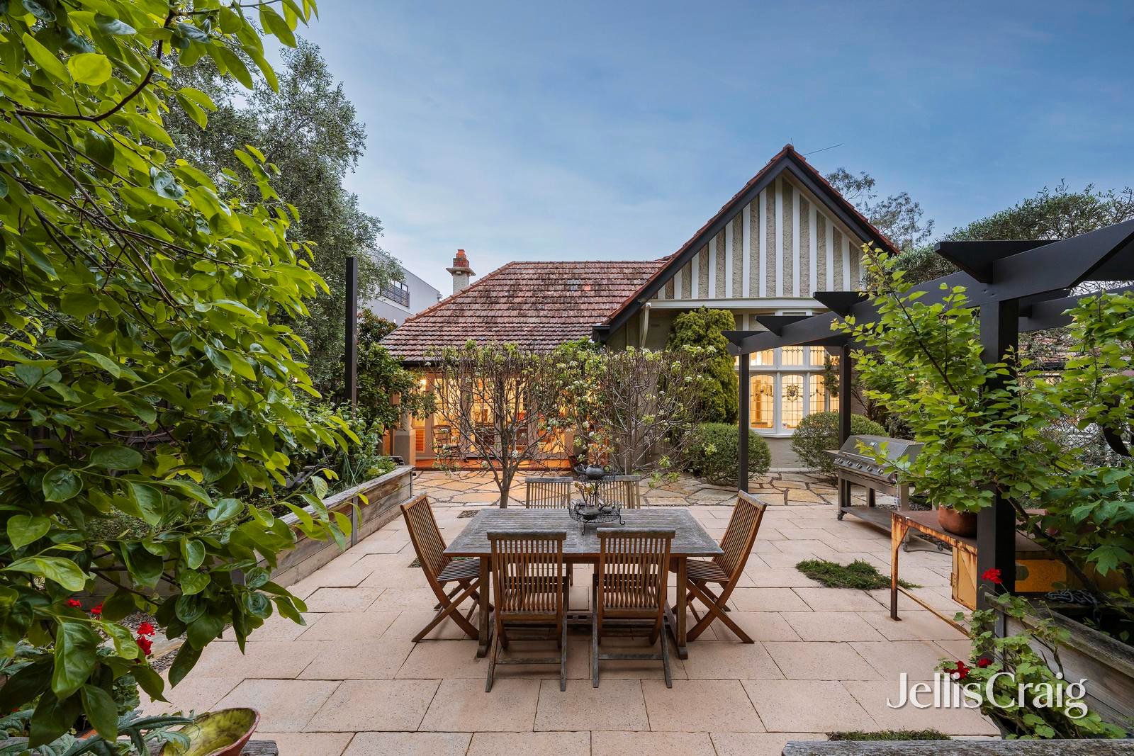 64 Campbell Road, Hawthorn East image 5