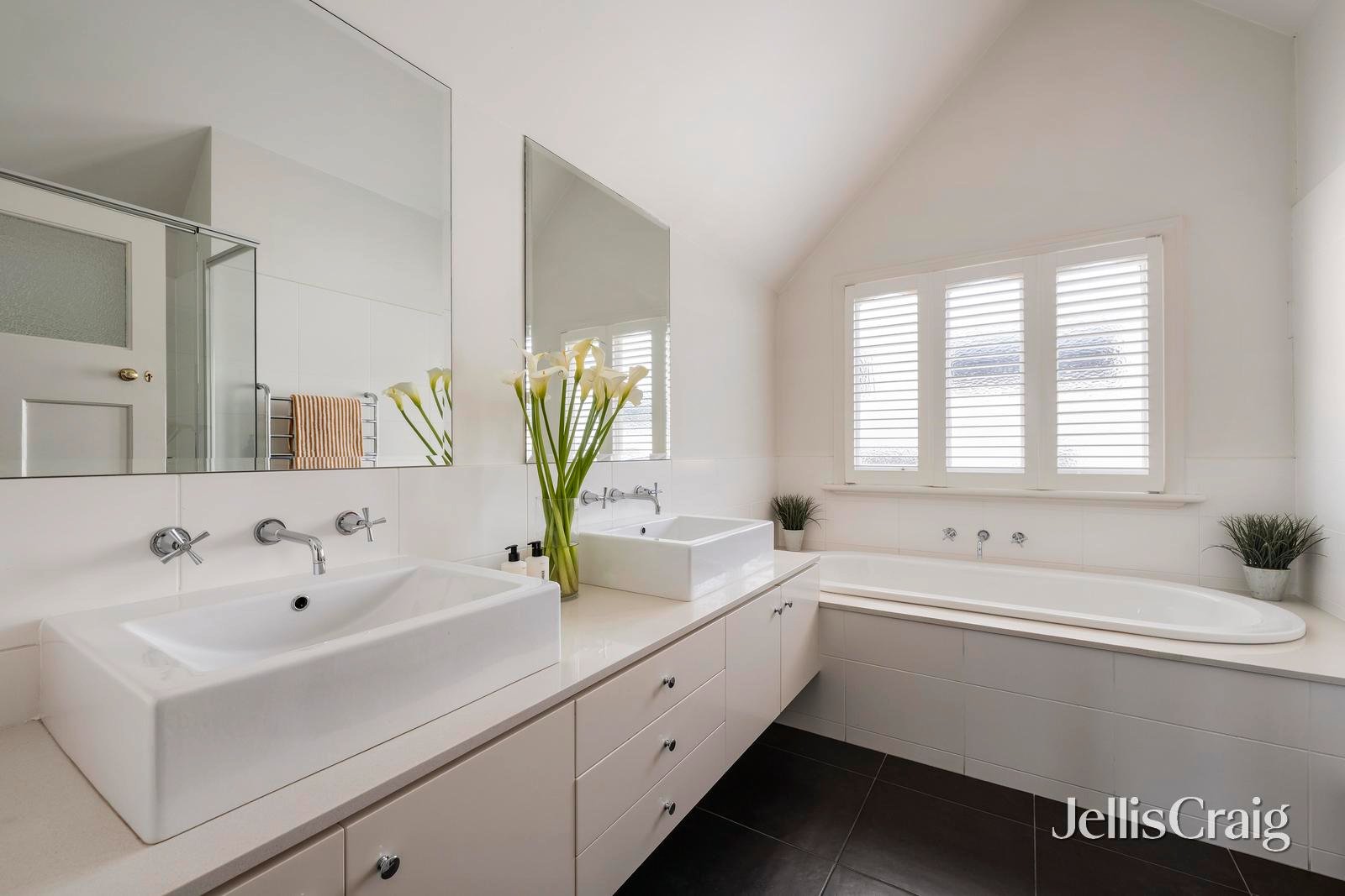 64 Campbell Road, Hawthorn East image 19