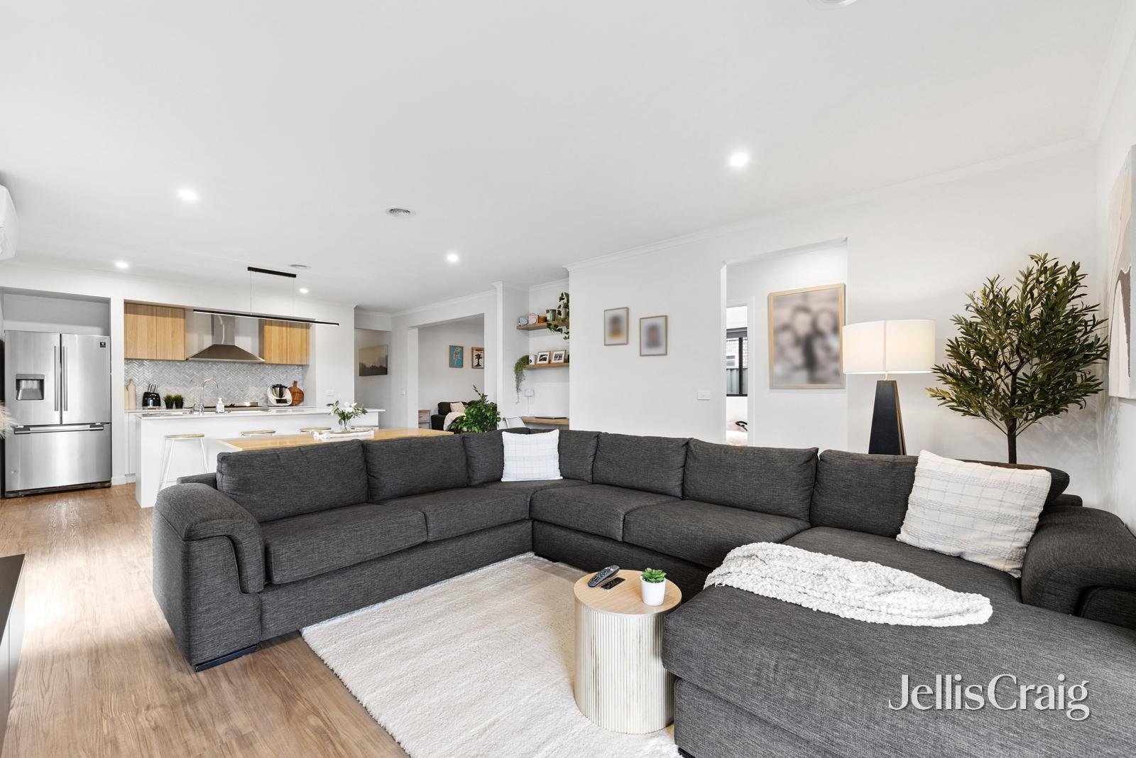 64 Chase Boulevard, Alfredton image 3