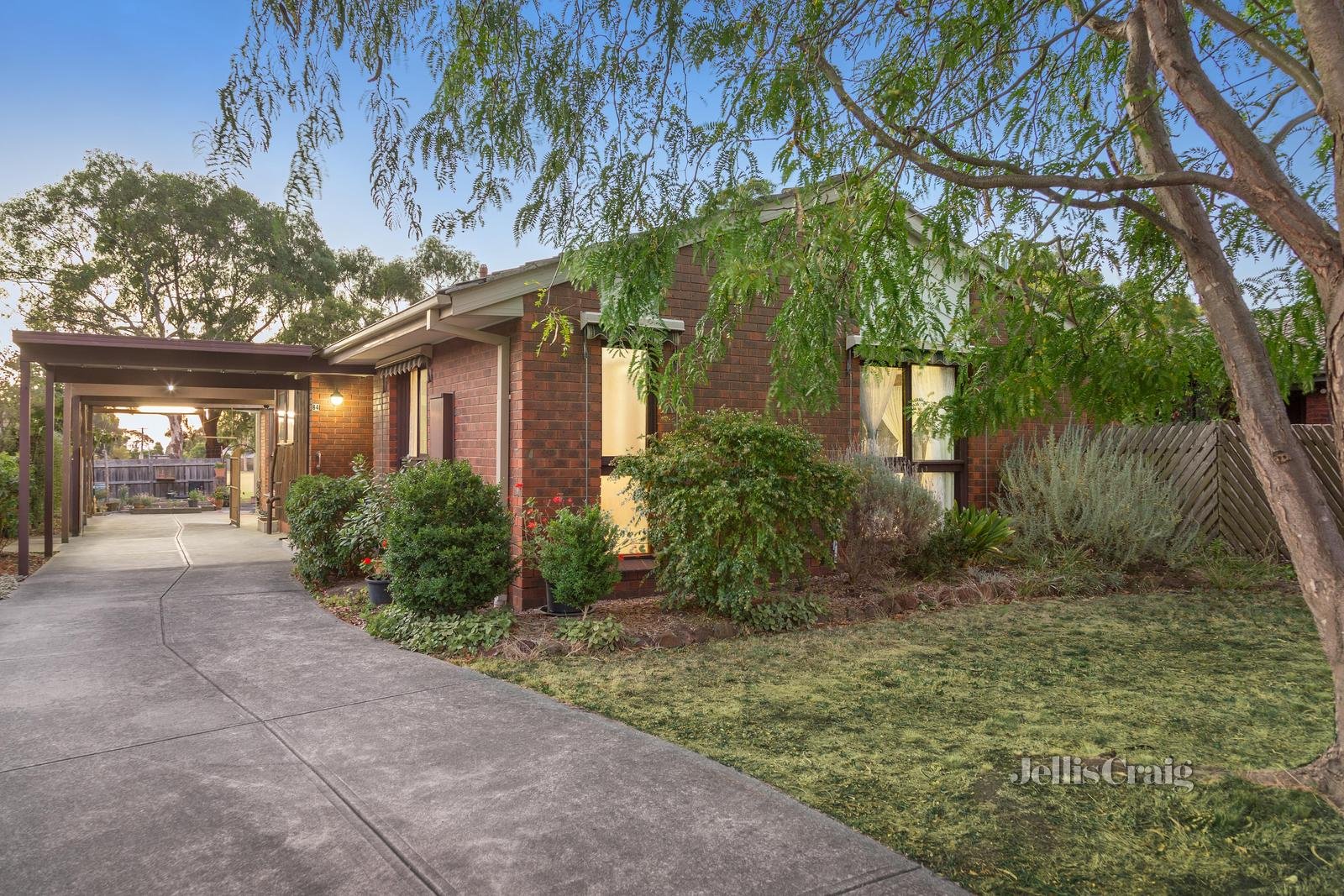 64 Crow Street, Burwood East image 1