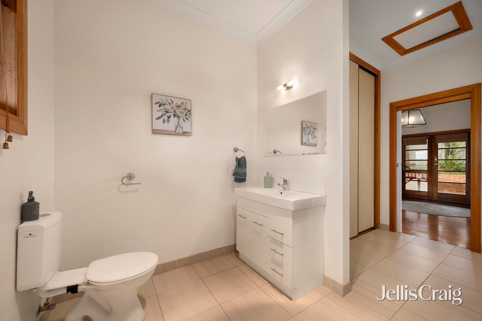 64 English Street, Seville image 17