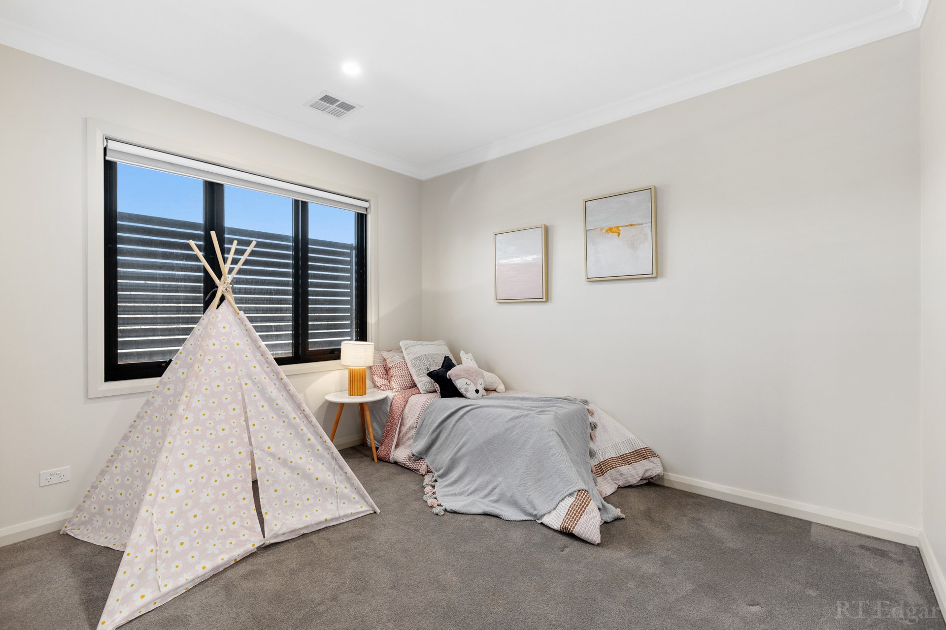 Property Gallery Thumbnail 11