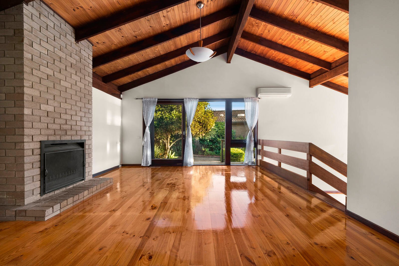 Property Gallery Thumbnail 6