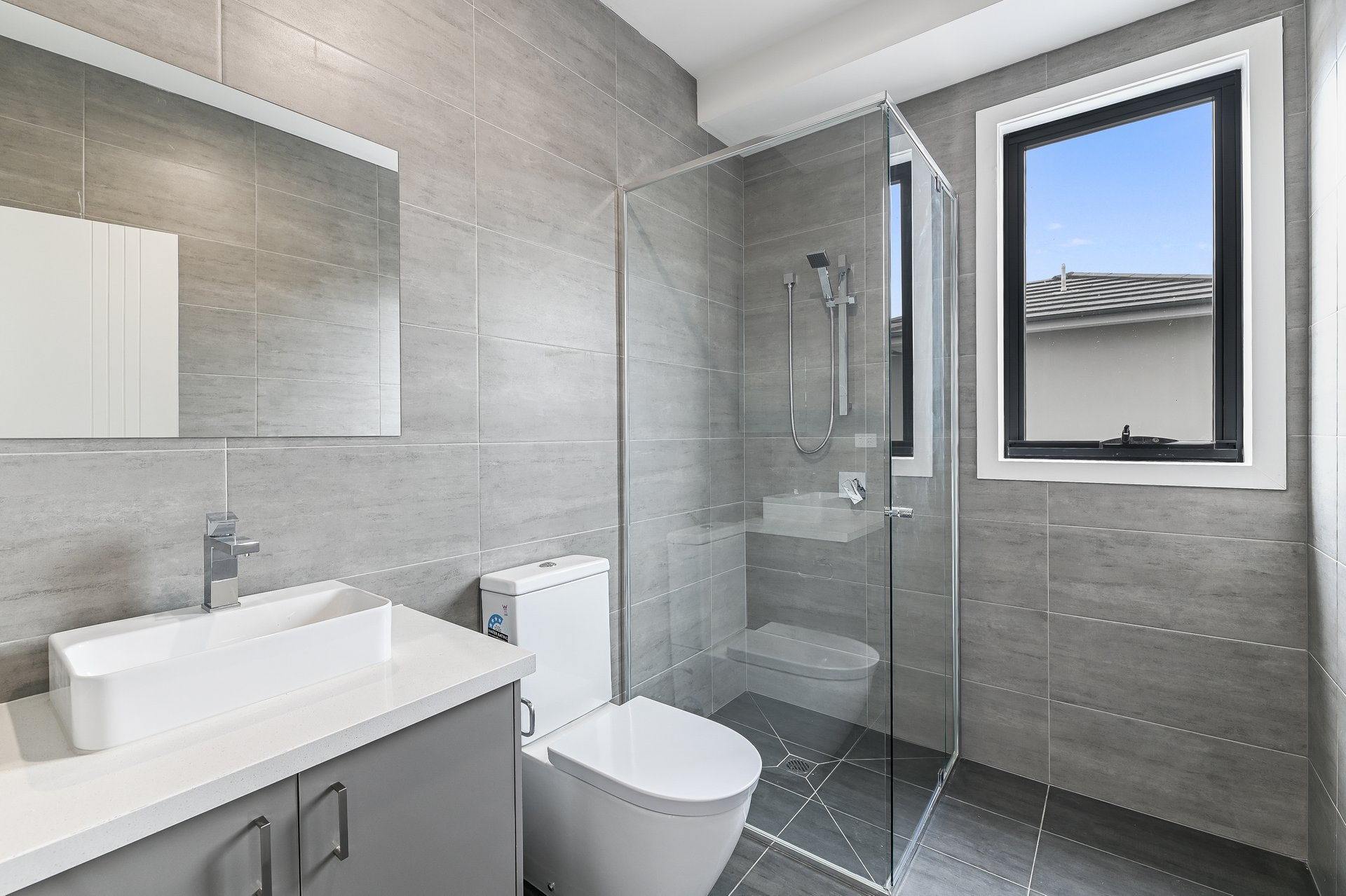 6/4 Hillside Street, Springvale image 3