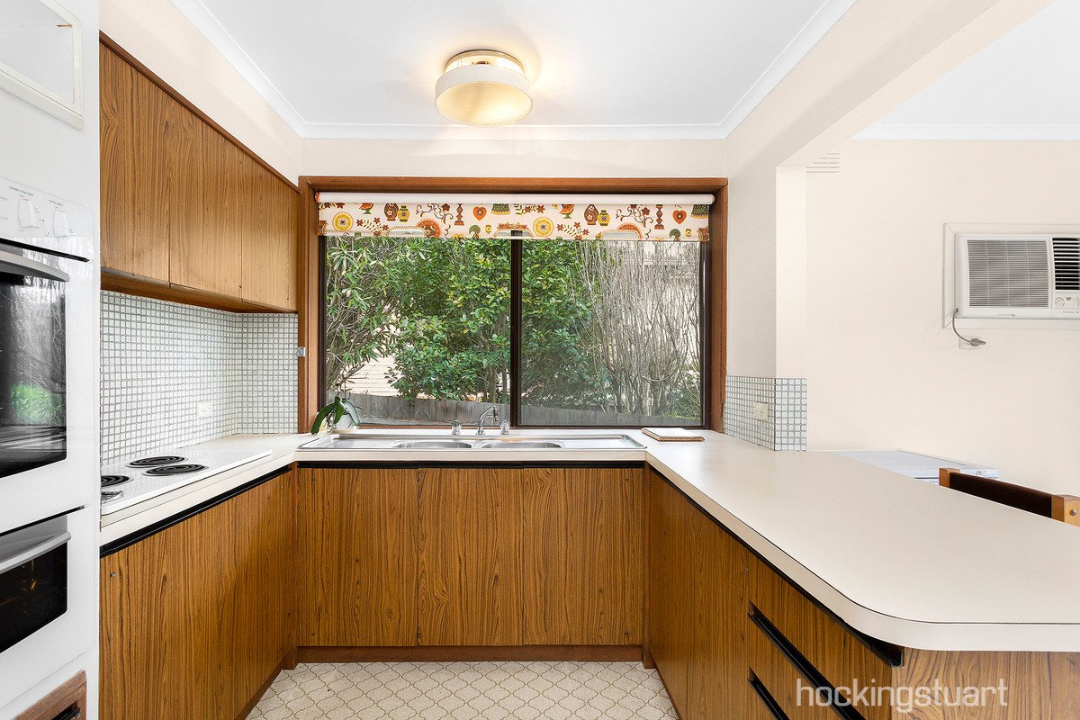 64 Kawarren Street, Balwyn North image 6