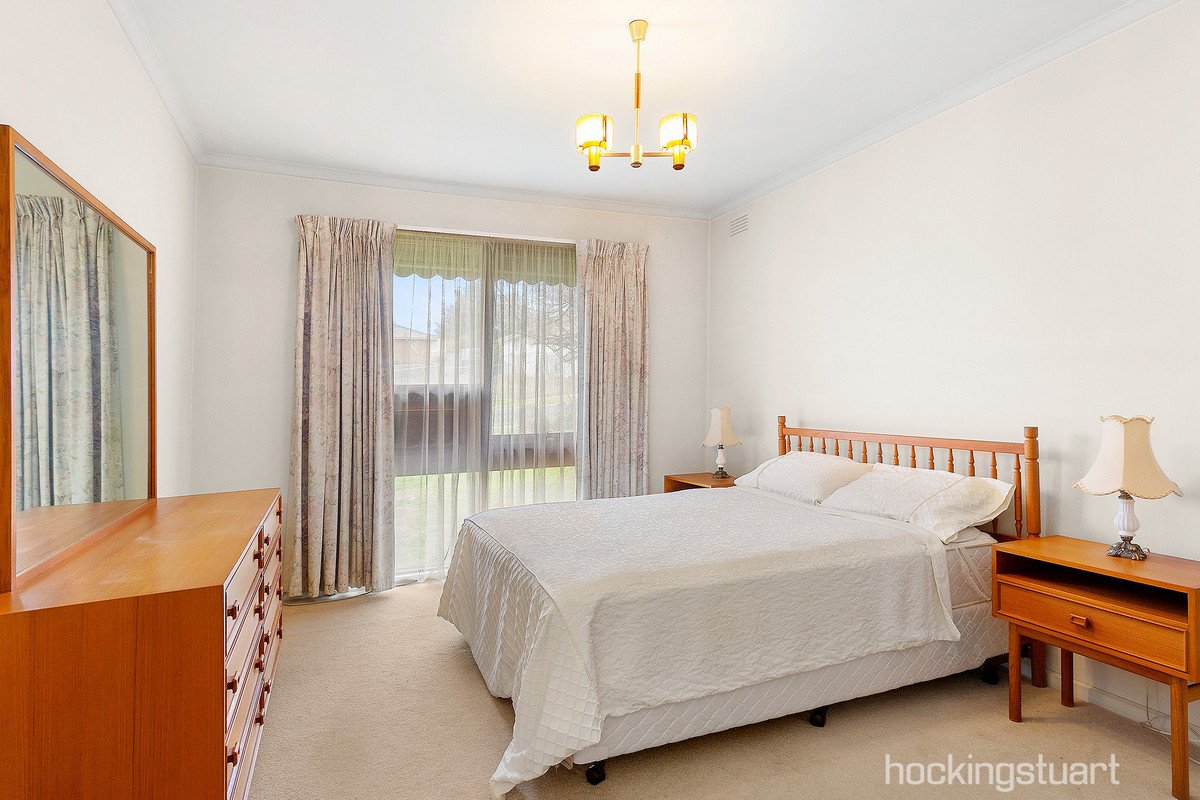 64 Kawarren Street, Balwyn North image 7